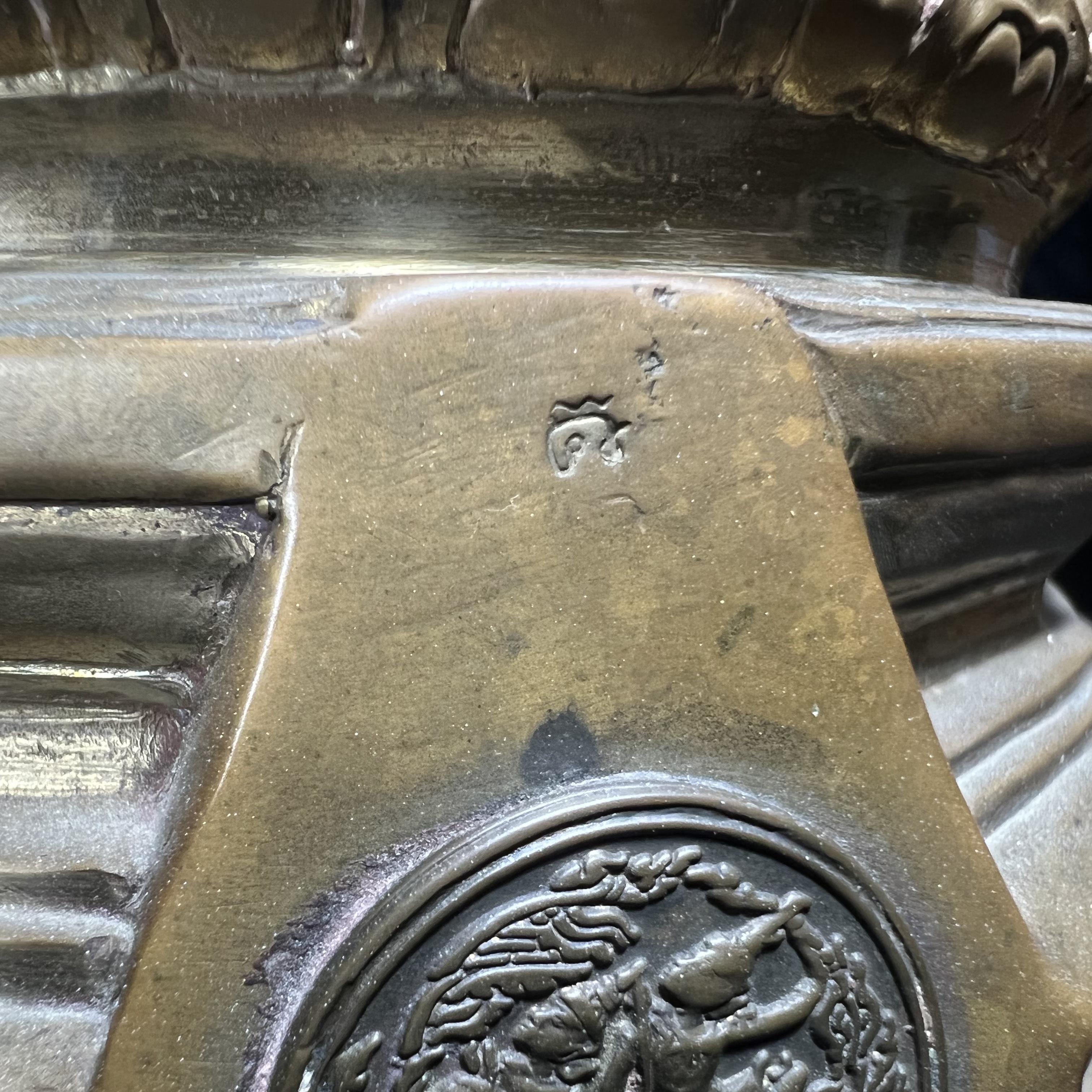 พระพุทธคมนาคมบพิธ (พระพุทธสิหิงค์จำลอง) ภปร. ครบรอบ 84 ปี กระทรวงคมนาคม พ.ศ.2539 หน้าตัก 5 นิ้ว เนื้อลำอู่แดง(หายาก)