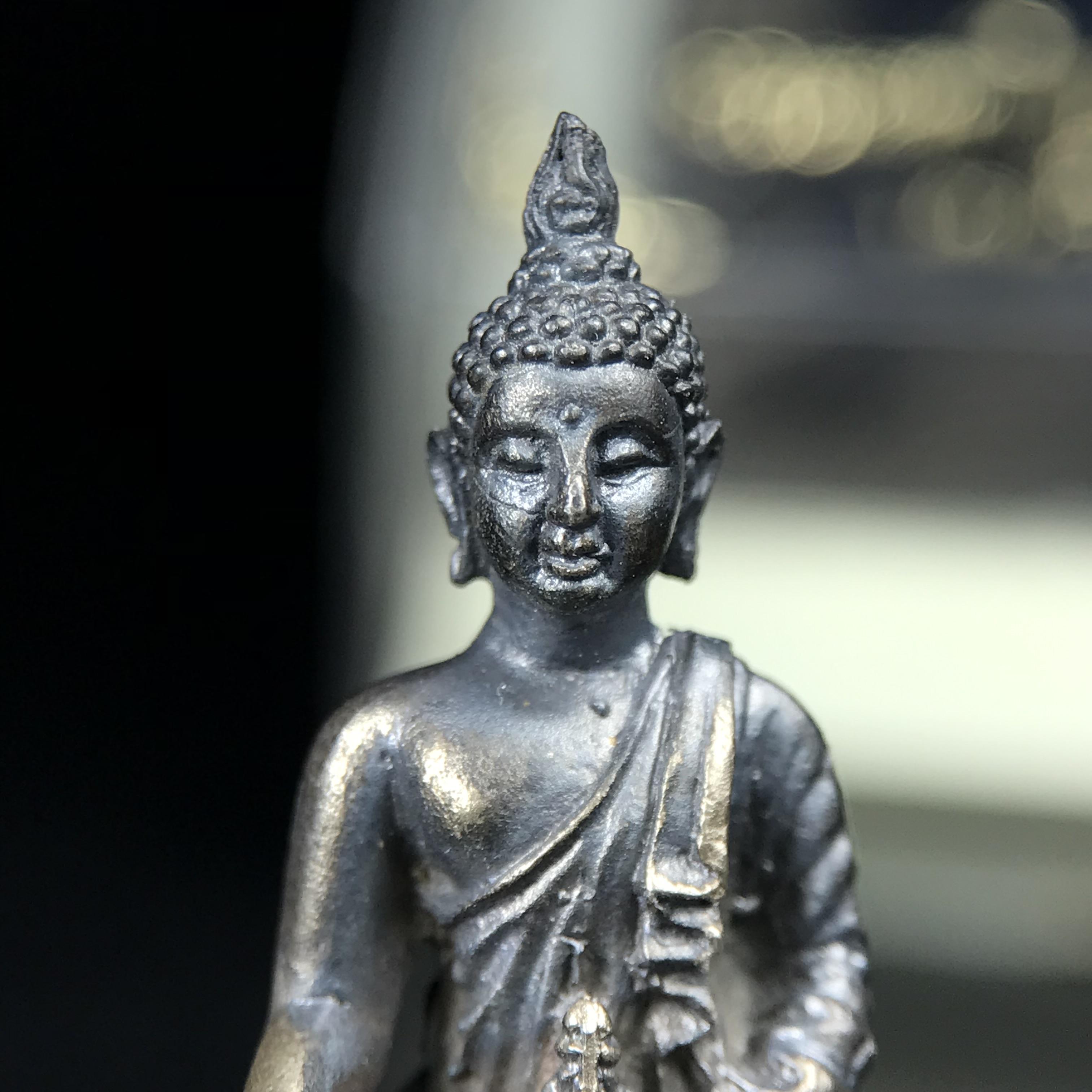 พระกริ่งพรหมรังสี อนุสรณ์ 190 ปี สมเด็จพระพุฒาจารย์ โต วัดอินทรวิหาร ปี2521 เนื้อเงิน(ผิวเดิมเข้มขลัง)พิธีมหาพุทธาภิเษกครั้งยิ่งใหญ่ พิธีสรรพสิทธิชัยไพรีพินาศมหามังคลาภิเษก หมายถึงฤกษ์การปลุกเสกที่เน้นด้านโชคลาภ มีชัยชนะต่อศัตรูการค้า การงาน(รุ่นนี้แนะนำ)