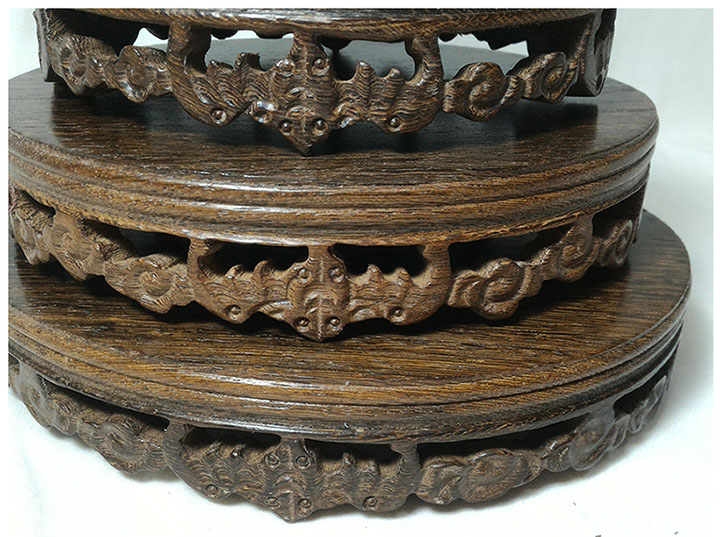 กี๋หรือฐานไม้สไตล์จีนขนาดเล็ก ทรงรี ลายค้างคาว เริ่มตัวละ