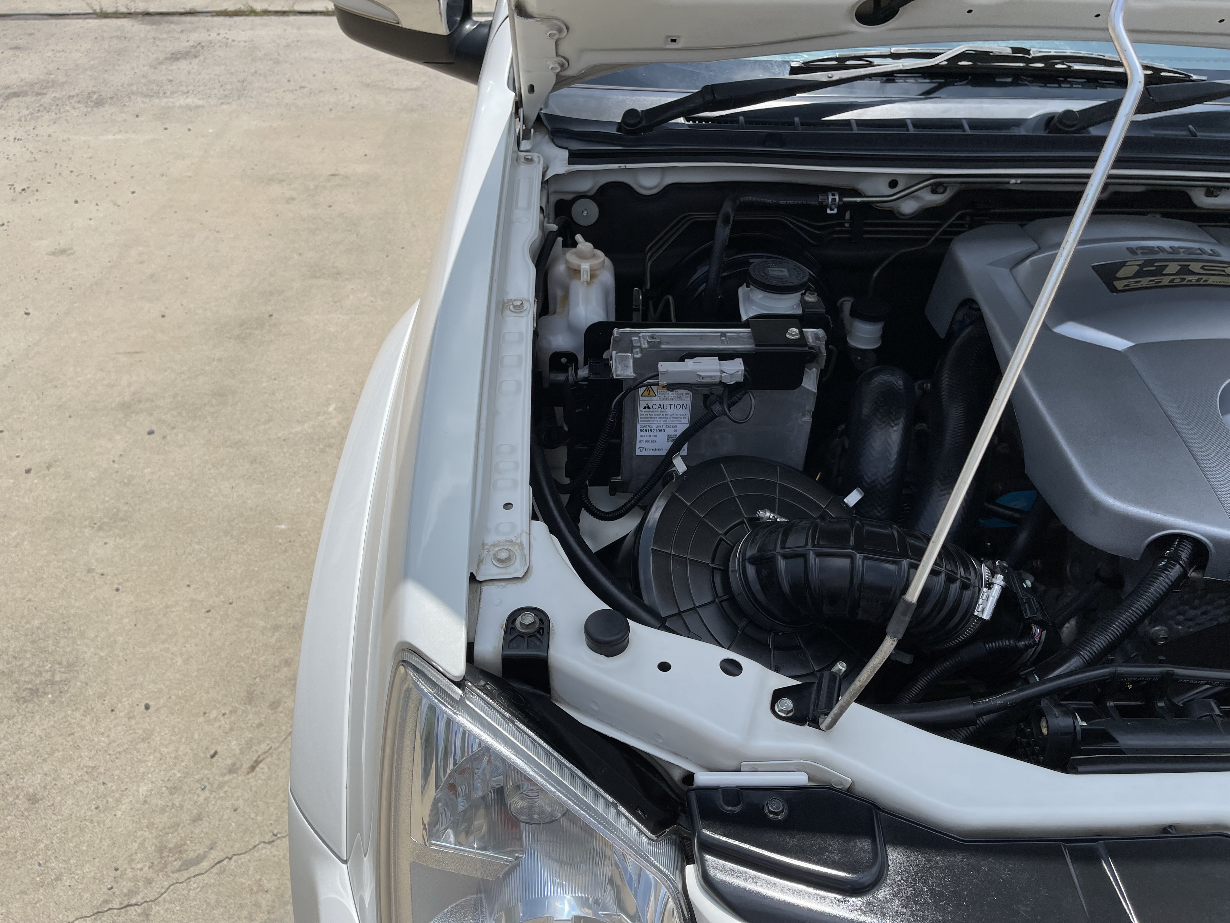 Isuzu Dmax 4ประตู Hilander 2.5 Abs Navi 2010 ขาวมุก