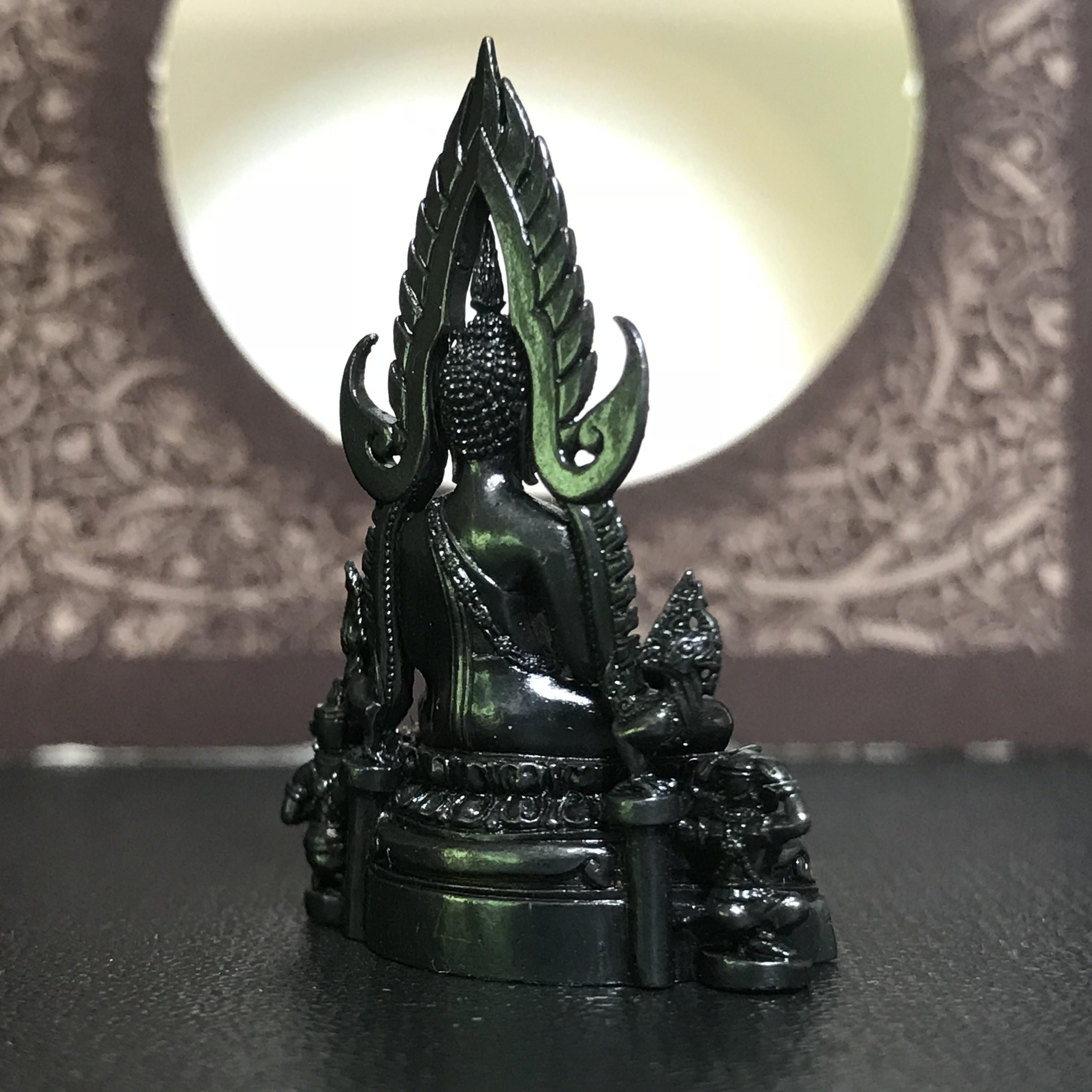 พระพุทธชินราช ภปร. โครงการ "เพราะแผ่นดินนี้ คือ แผ่นดินเกิด" ปี2548(รุ่นแรก) ลอยองค์ หน้าตัก 1/2 นิ้ว เนื้อเงินรมดำ