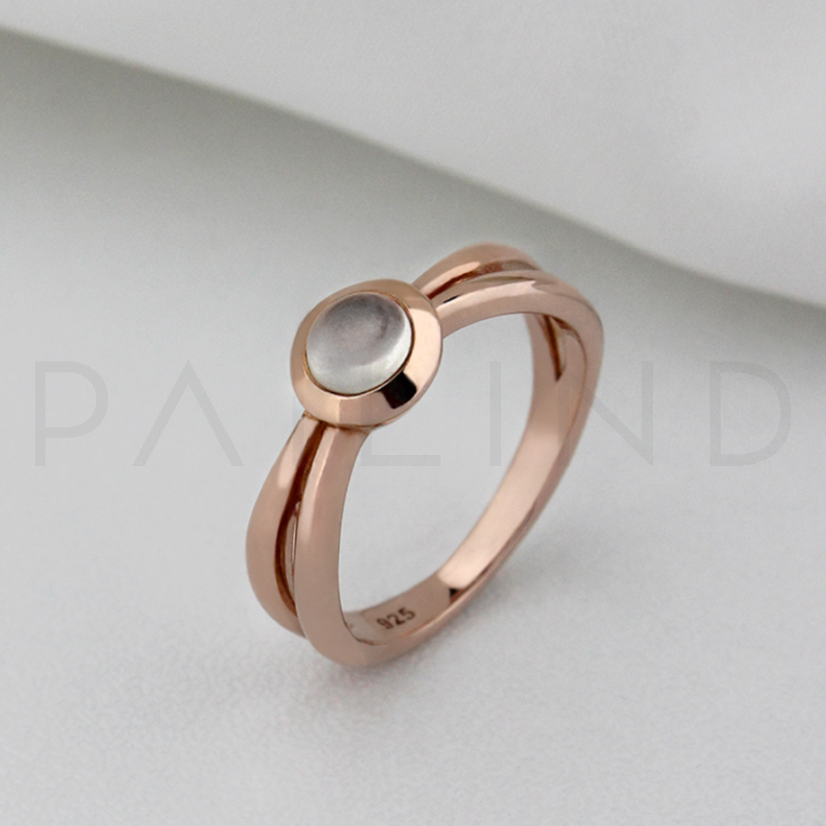 แหวนเงินชุบ Rose Gold ประดับ WHITE MOONSTONE