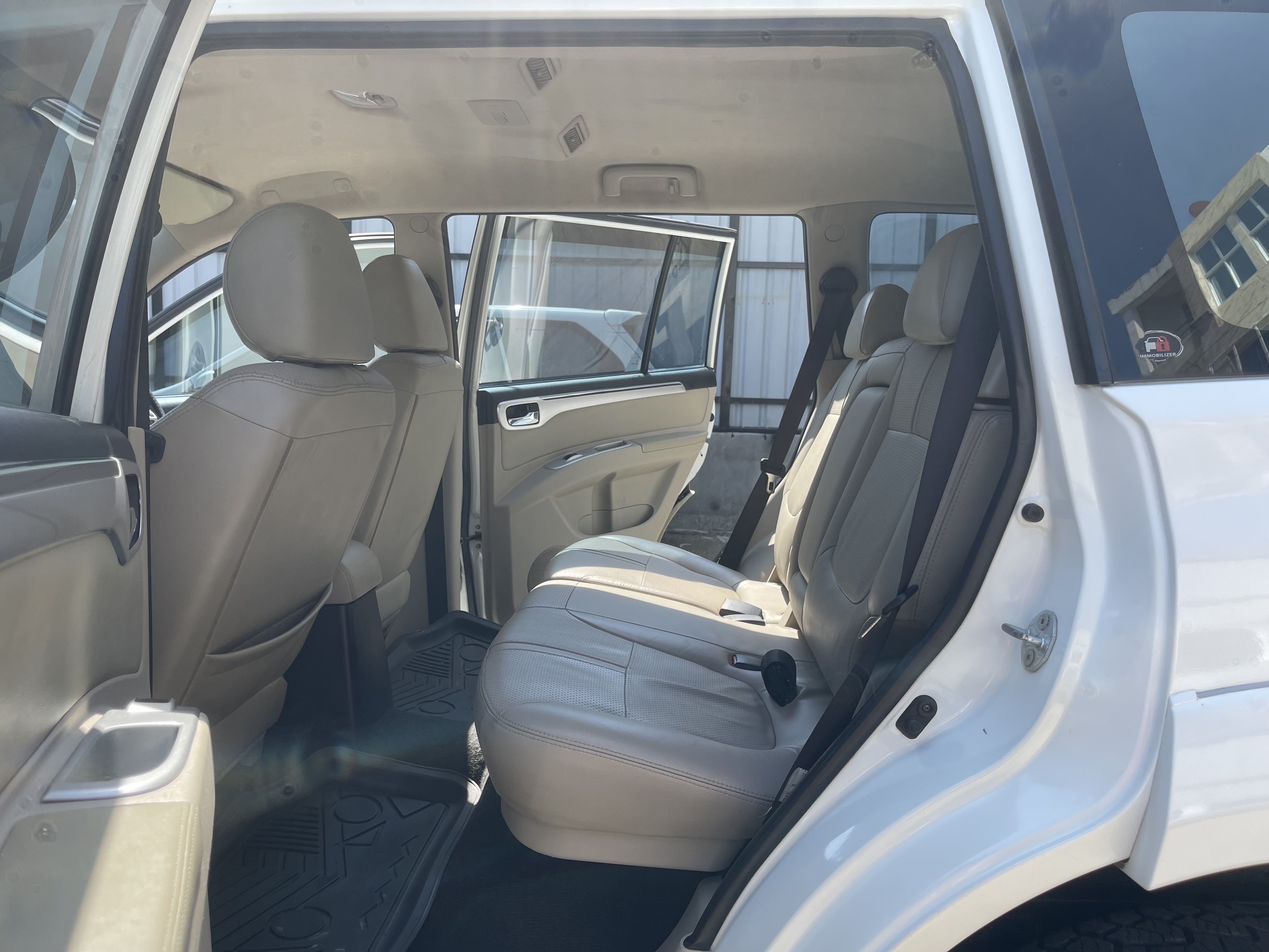 Mitsubishi Pajero Sport 2.5 GT 2WD At 2012 ขาวมุก