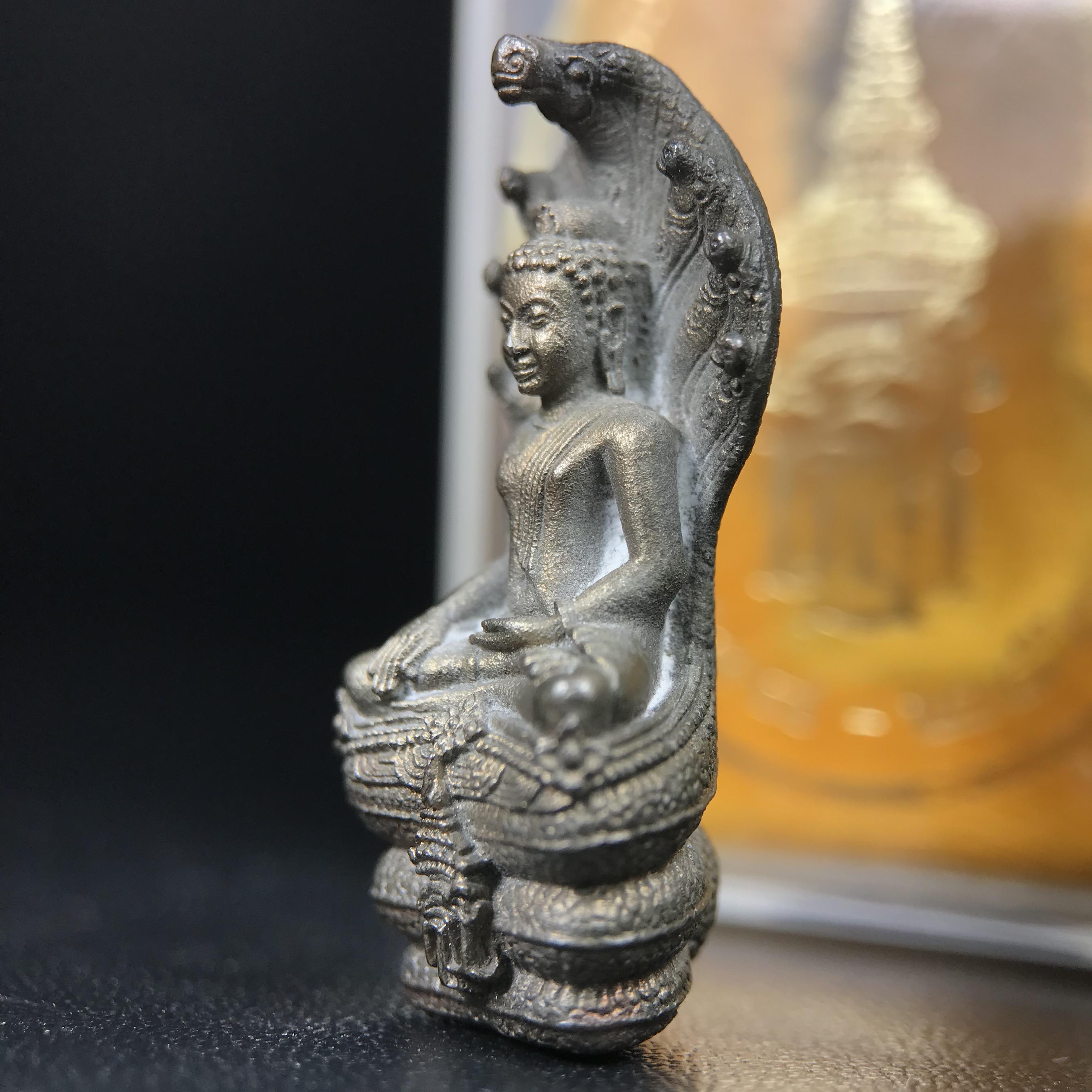 พระพุทธรูปนาคปรกปางมารวิชัย สธ. เนื่องวโรกาสสมเด็จพระเทพรัตนราชสุดาฯทรงเจริญพระชนมายุครบ 3รอบ ปี2534 พระกริ่งนวโลหะ พิธีพุทธาภิเษก ณ วัดบวรนิเวศวิหาร โดยมีสมเด็จพระญาณสังวรสมเด็จพระสังฆราชเป็นองค์ประธาน(พิธีใหญ่ มวลสารดี พุทธศิลป์งดงาม)อุดมวลสารผงจิตรลดา