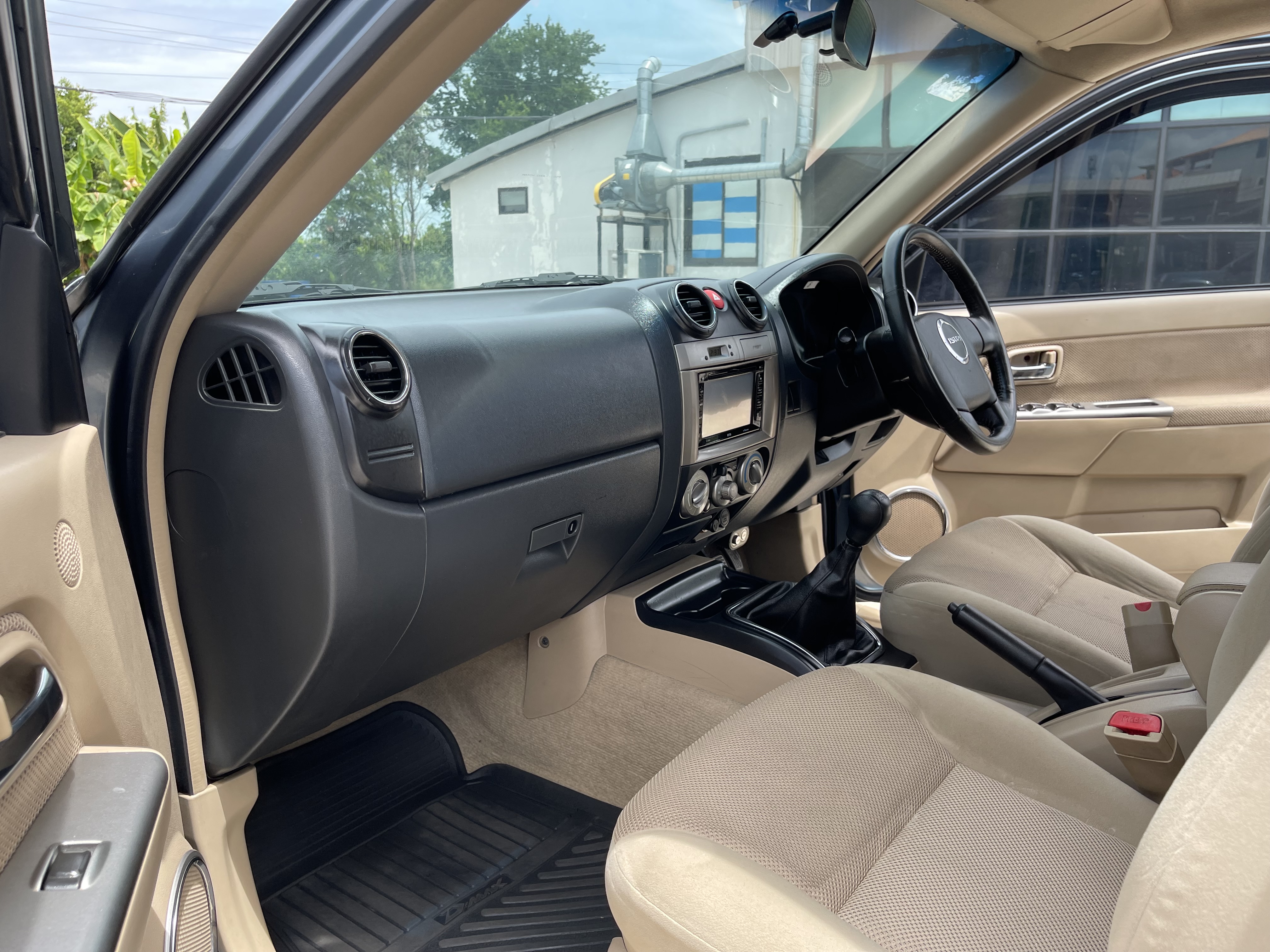 Isuzu Dmax 4ประตู Hilander 2.5 Abs 2010 เทา