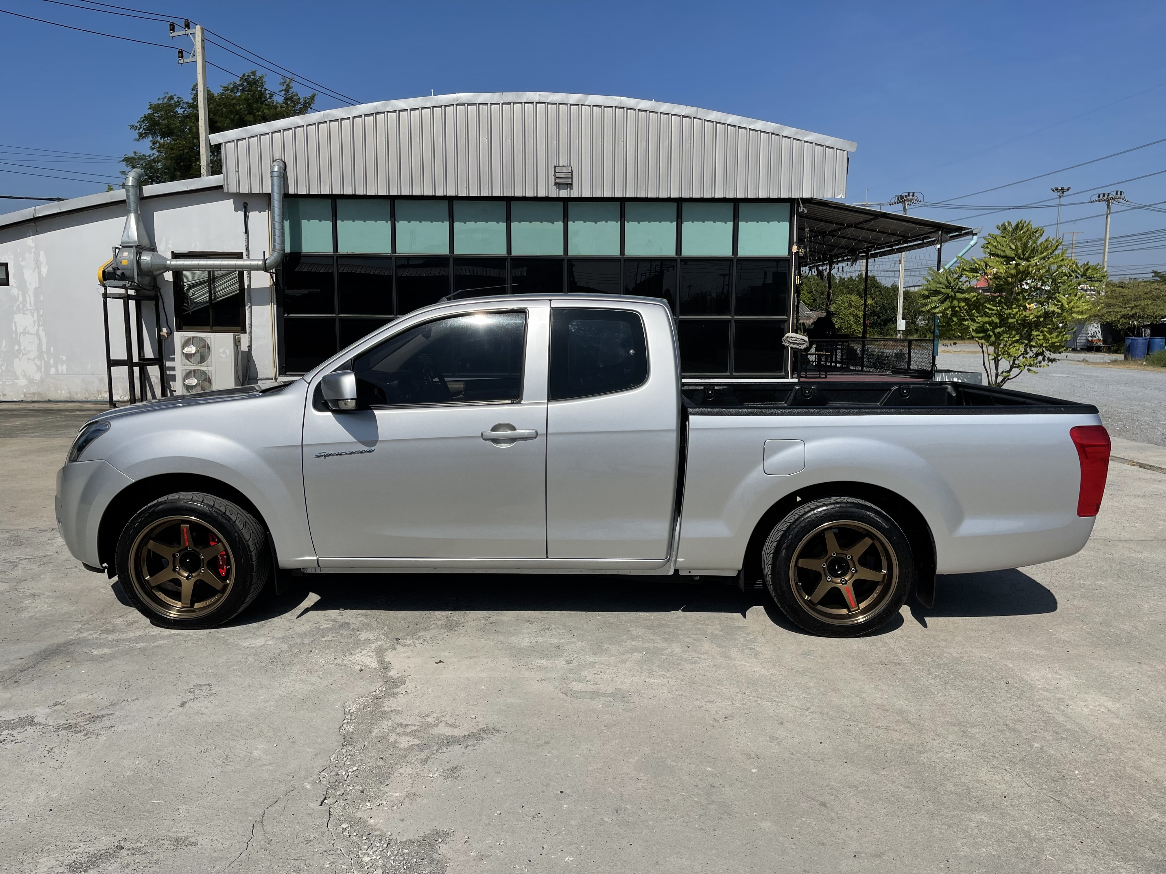 Isuzu Dmax All New Cab 2.5 L 2015 เงิน