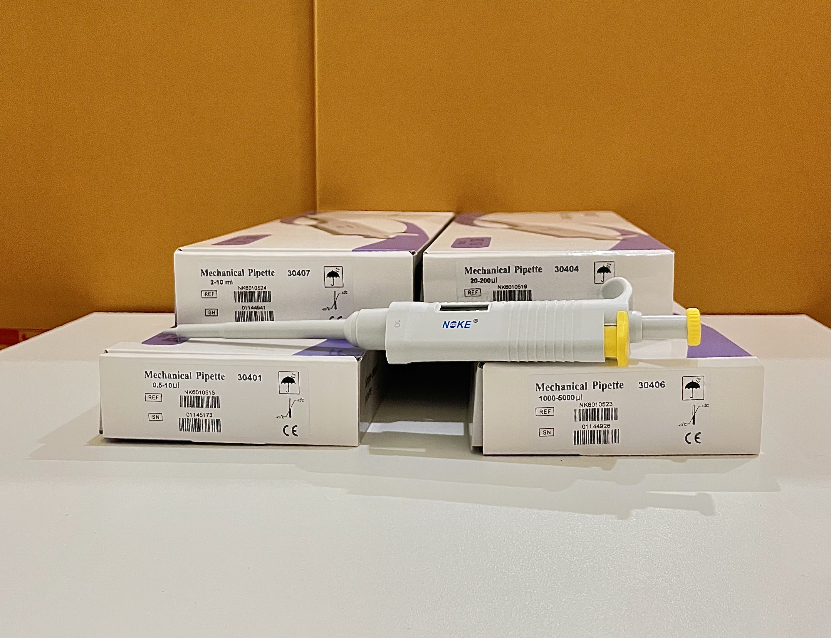 Micropipette ไมโครปิเปต ขนาด 0.5ul-10000ul ราคาถูก ขายดี สามารถเข้า Autoclave ได้