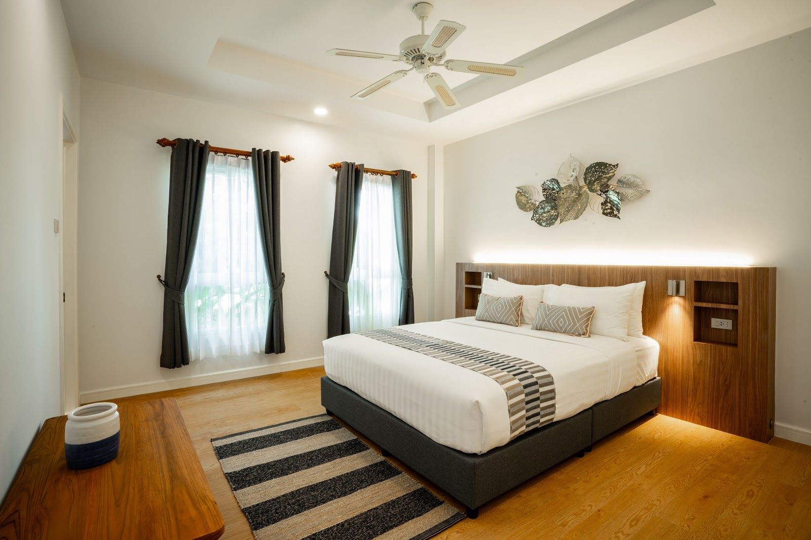 For Rent : Rawai, Pool Villa with Jacuzzi, 3 bedrooms 3 Bathrooms, Pool view.