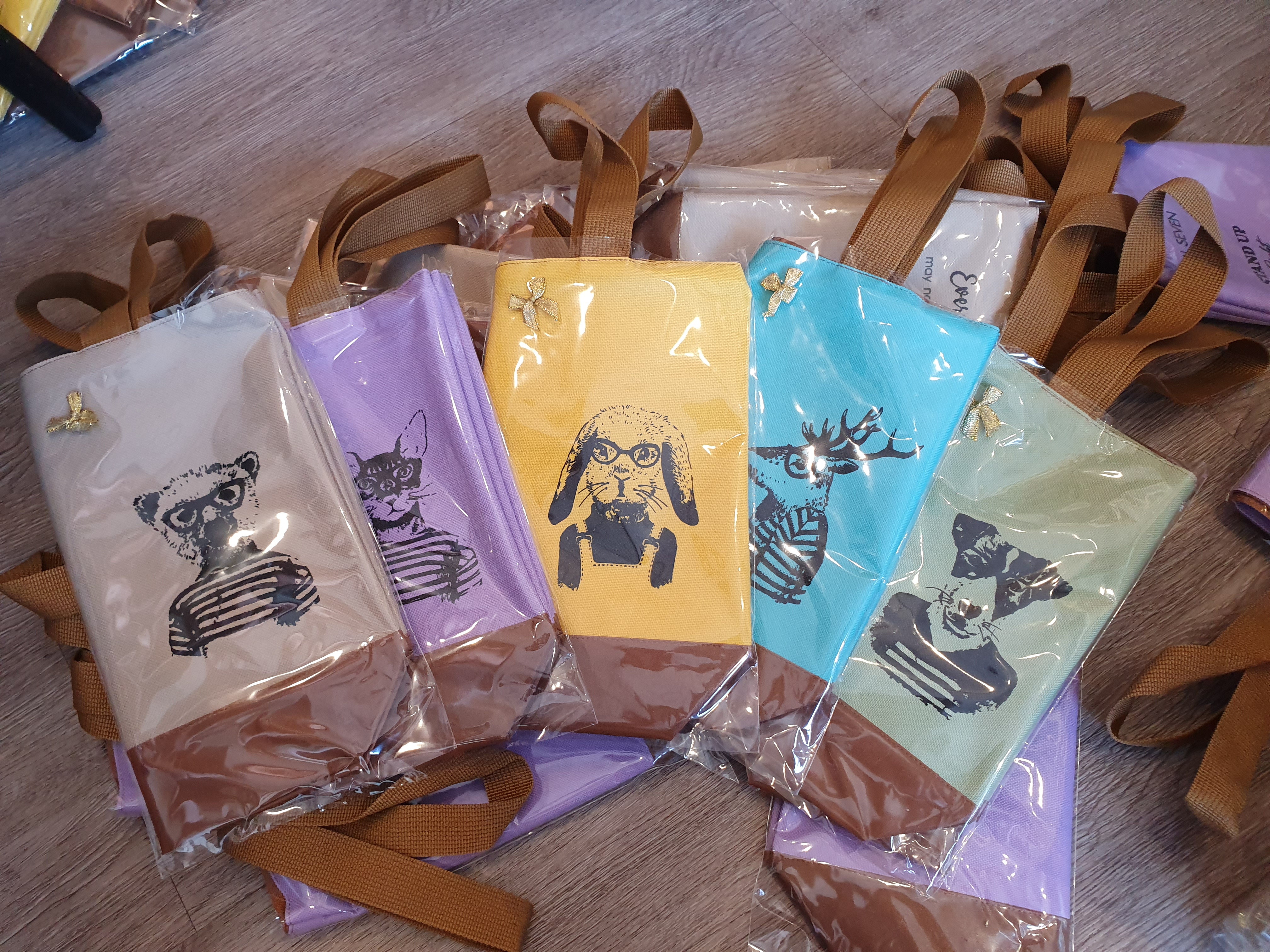 ของชำร่วยงานศพ กระเป๋าผ้าเนื้อหนา หูหิ้ว ซิปยาว ขยายก้นอยู่ทรง