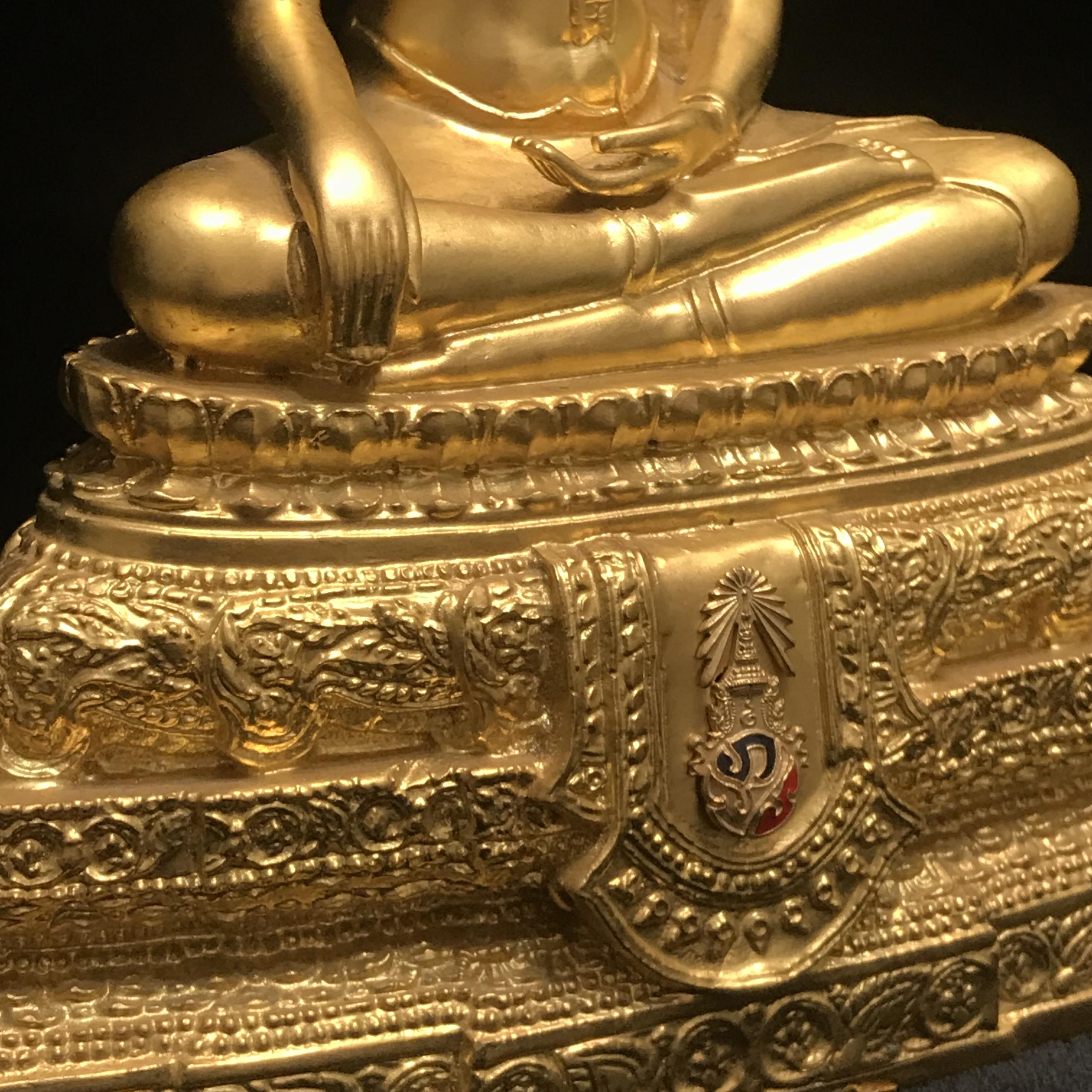 พระบูชาพระพุทธชินสีห์ ภปร. (รุ่น2) หน้าตัก 5นิ้ว ปิดทอง กองทุนฟันเทียมพระราชทาน ในวโรกาสมหามงคล 80 พรรษา ปี 2550 (องค์หมายเลข447)(1ใน1999องค์)หายาก