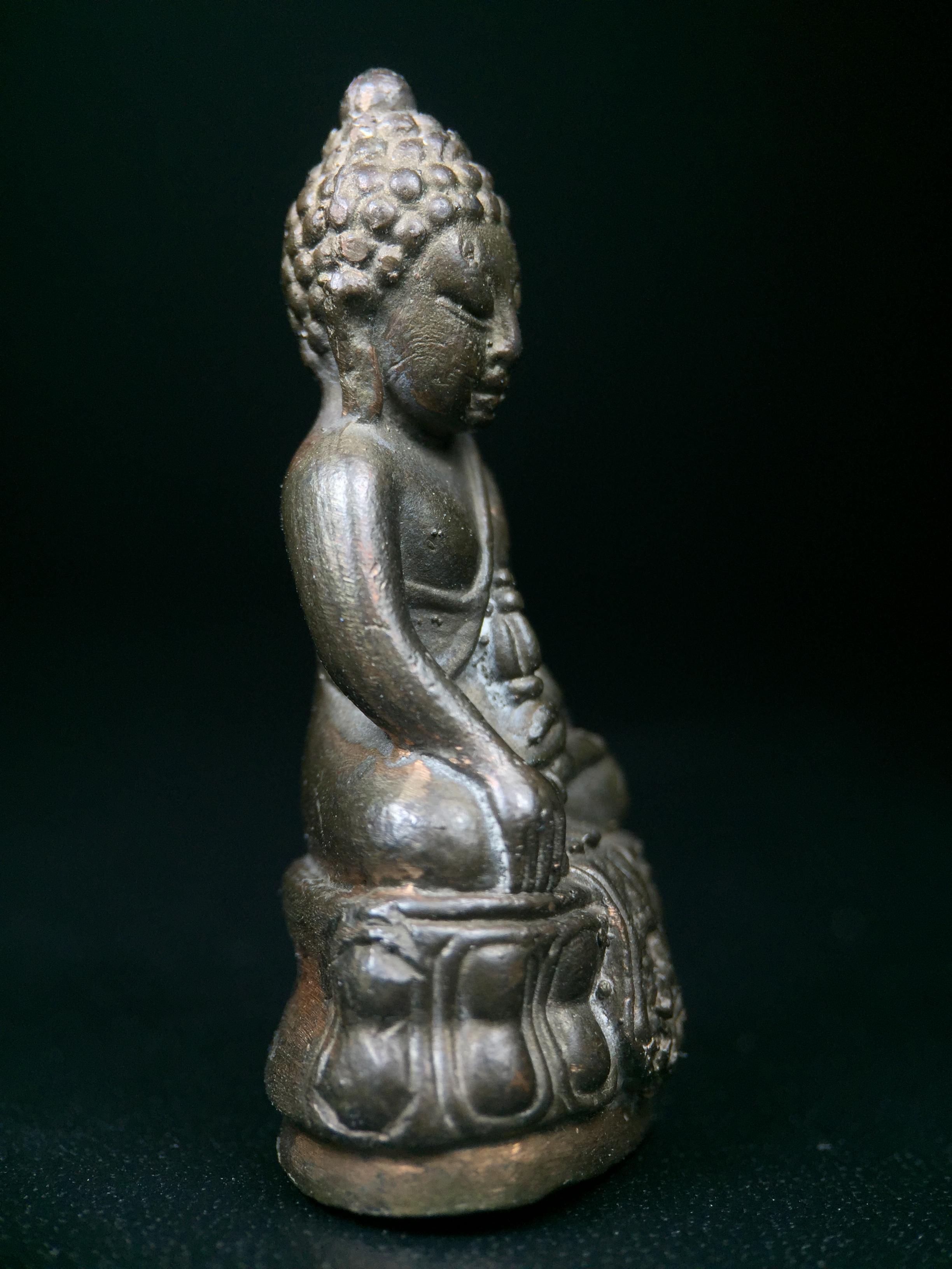 พระกริ่ง ภปร. 60 ปี ธรรมศาสตร์ สร้างเป็นที่ระลึกการสถาปนาครบรอบ 60 ปี มหาวิทยาลัยธรรมศาสตร์ ปี 2537(ในหลวงรัชกาลที่9 เสด็จเป็นประธานในพิธี)(พิธีใหญ่ เกจิที่มีชื่อเสียงมาร่วมปลุกเสกจำนวนมาก ชนวนมาลสารเก่าเข้มขลัง )**ของดีธรรมศาสตร์ที่ศิษย์เก่าไม่ควรพลาด**