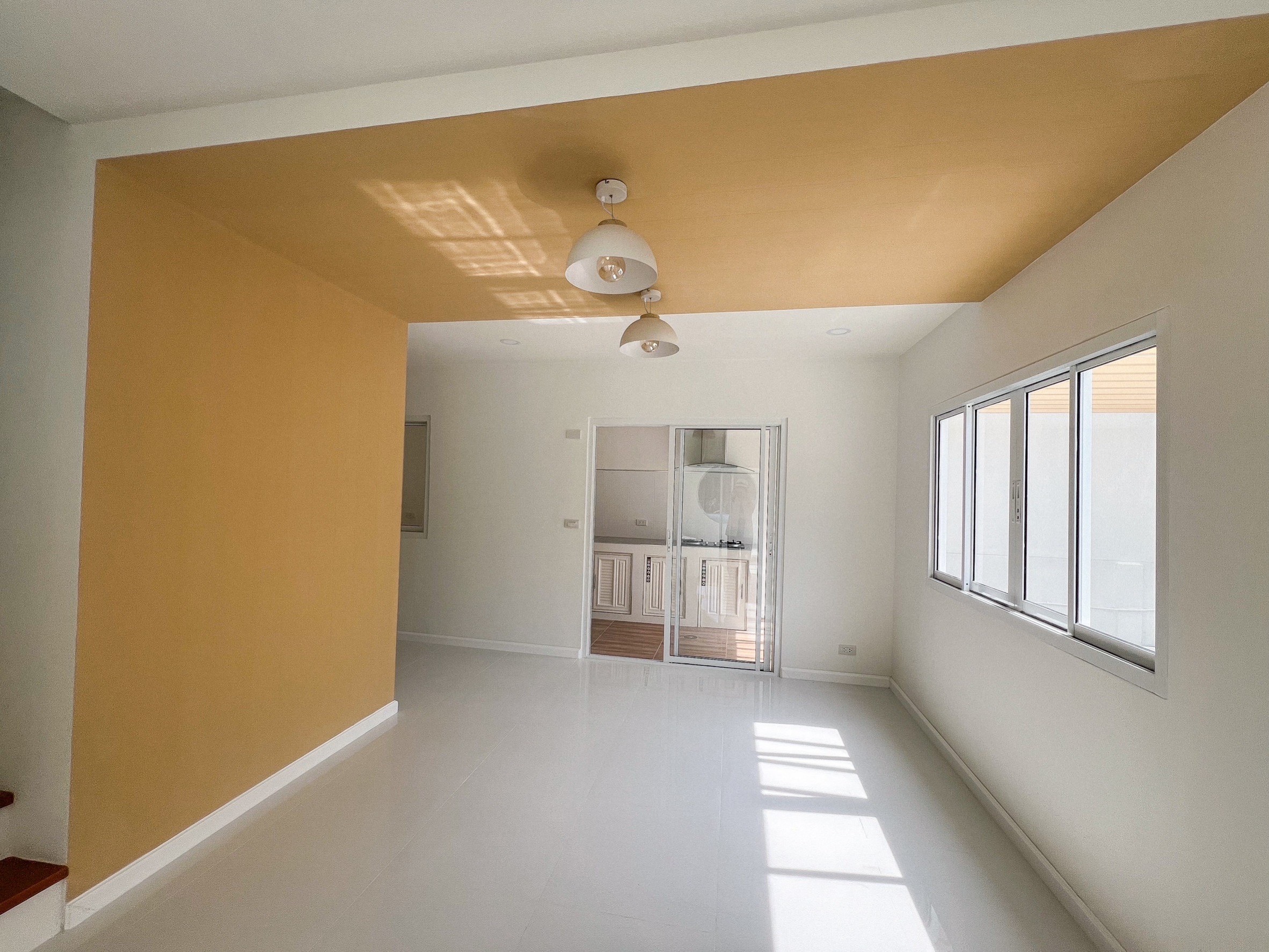 For Sale : Ratsada-Samkong, 2-Story Town Home, 3 Bedrooms 2 Bathrooms