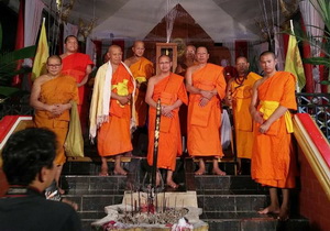 ปู่พญานาคาธิบดีศรีสุทโธ และ ย่านาคีศรีปทุมมา รุ่น ฟ้าสั่งให้รวย แต่งสี