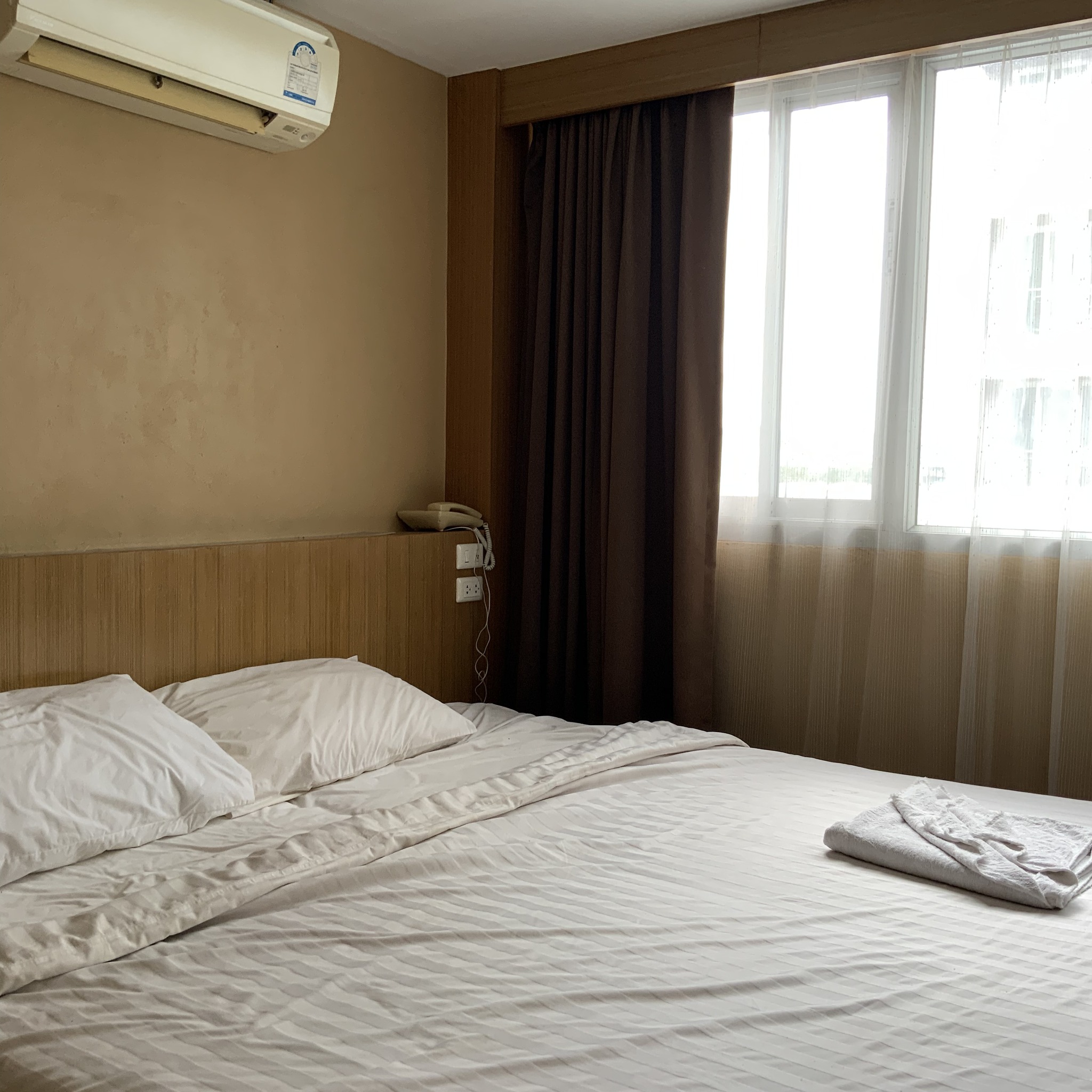 For Sale : Patong, Hotel @Bangla, 22 bedrooms, 1 restaurant, 1 office