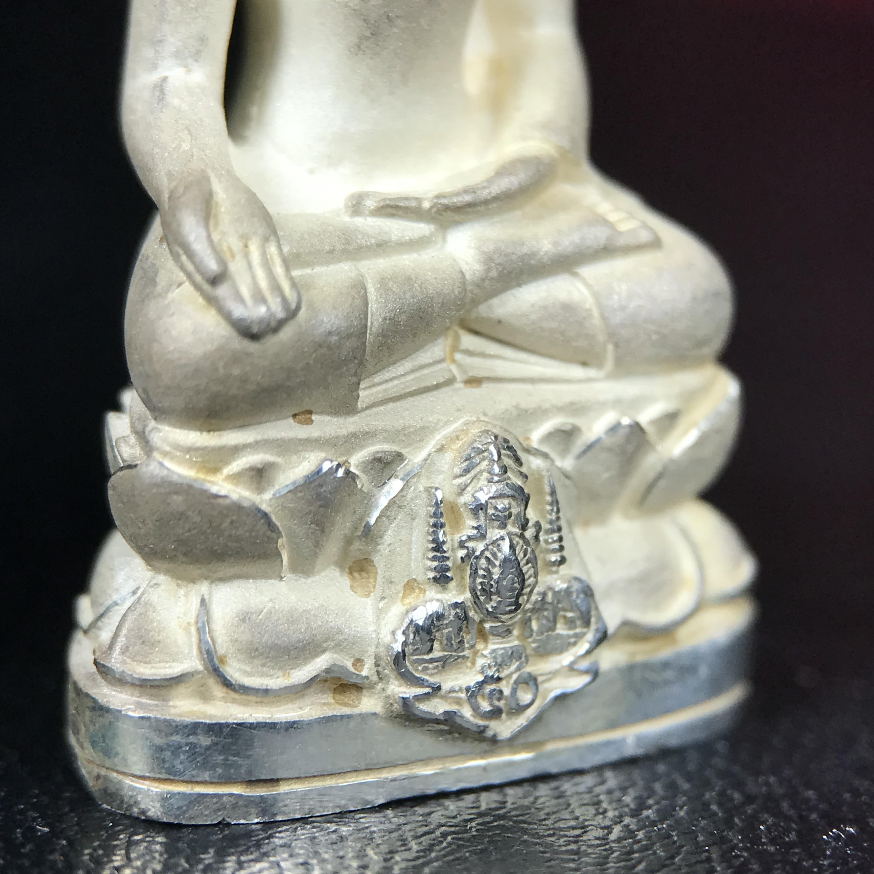 พระกริ่งไพรีพินาศ ตรากาญจนาภิเษก วัดบวรนิเวศวิหาร ที่ระลึกในหลวงรัชกาลที่9 ครองสิริราชสมบัติครบ 50ปี เนื้อเงิน เข้มขลังทรงอานุภาพยิ่งใหญ่ กำราบศัตรูพ่ายสิ้น พระไพรีพินาศ