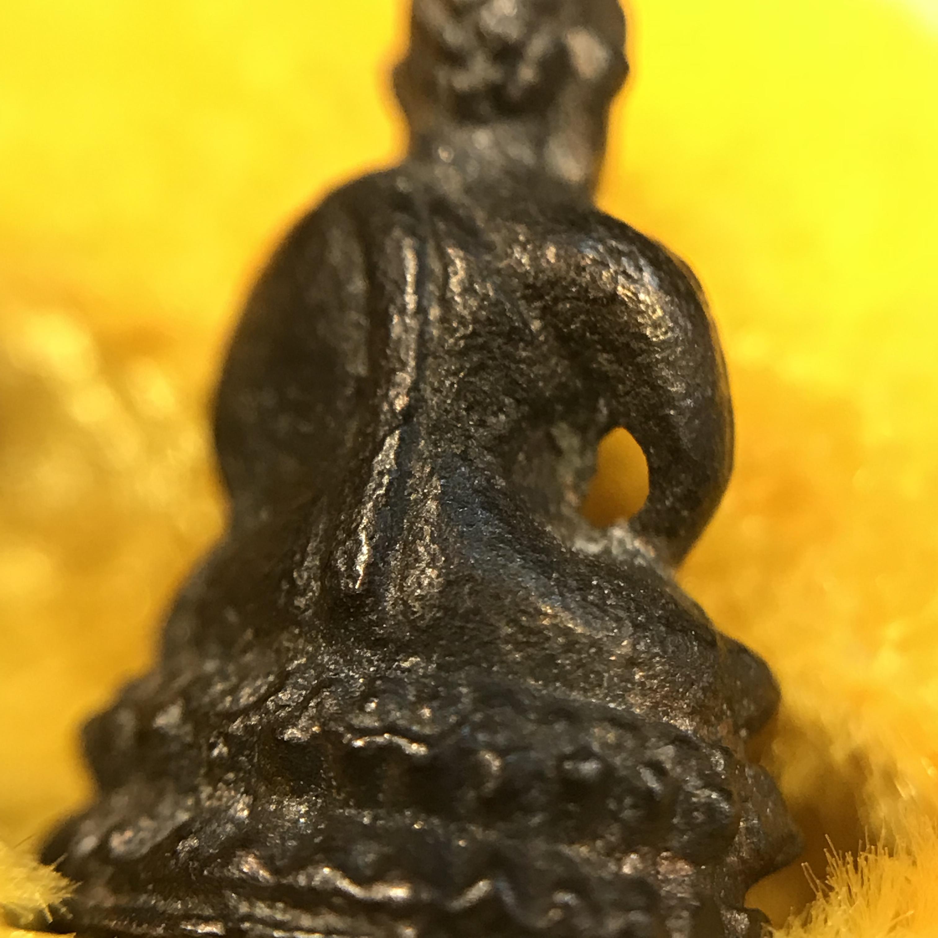 พระชัยวัฒน์อมรโมลี สมเด็จพระวันรัต (จุนท์ พรหมคตโต) วัดบวรนิเวศฯ เนื้อนวโลหะ ปี๒๕๓๔ สภาพสวยหายาก!!!(ตอกโค๊ด)