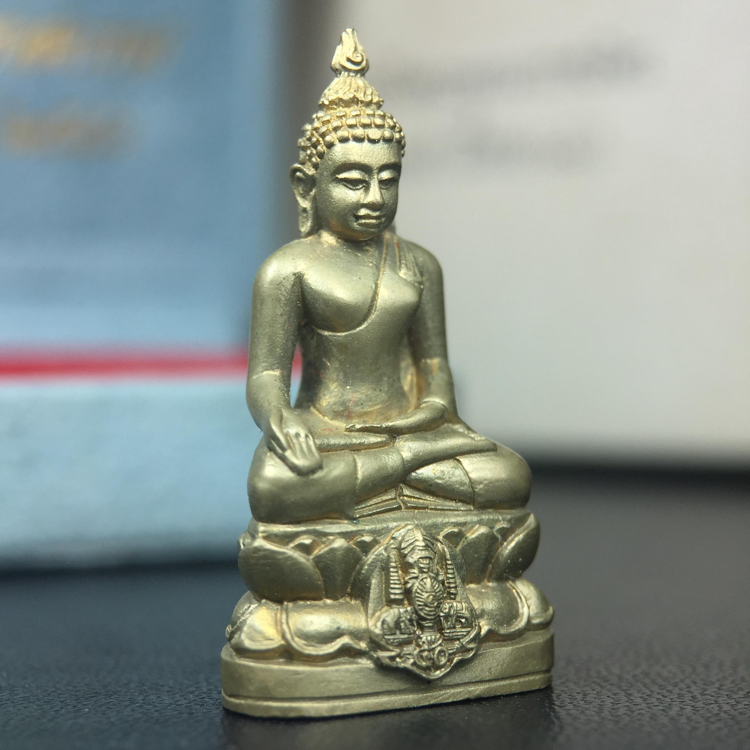 พระกริ่งไพรีพินาศ ครองสิริราชสมบัติครบ 50 ปี พ.ศ.2540 เนื้อทอง93 สวย ครบ สมบูรณ์ ชุดพระราชทาน(หายาก)