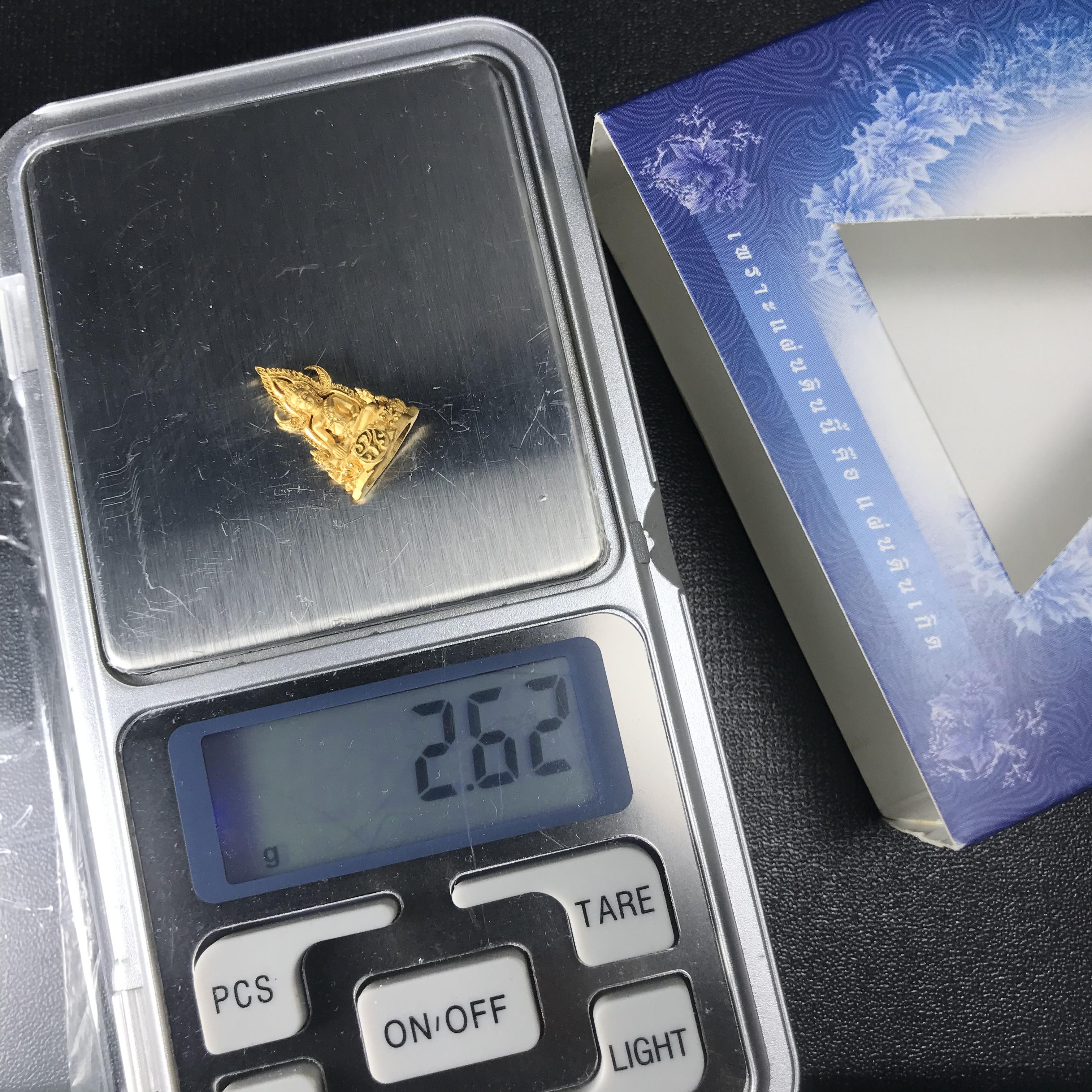 พระพุทธชินราช ภปร. โครงการ เพราะแผ่นดินนี้คือแผ่นดินเกิด ปี2551 เนื้อทองคำ 96.5%(น้ำหนัก 2.6 กรัม) ขนาดหน้าตัก1/4นิ้ว (สวยงามทรงคุณค่าหายาก)1 ใน 5000องค์