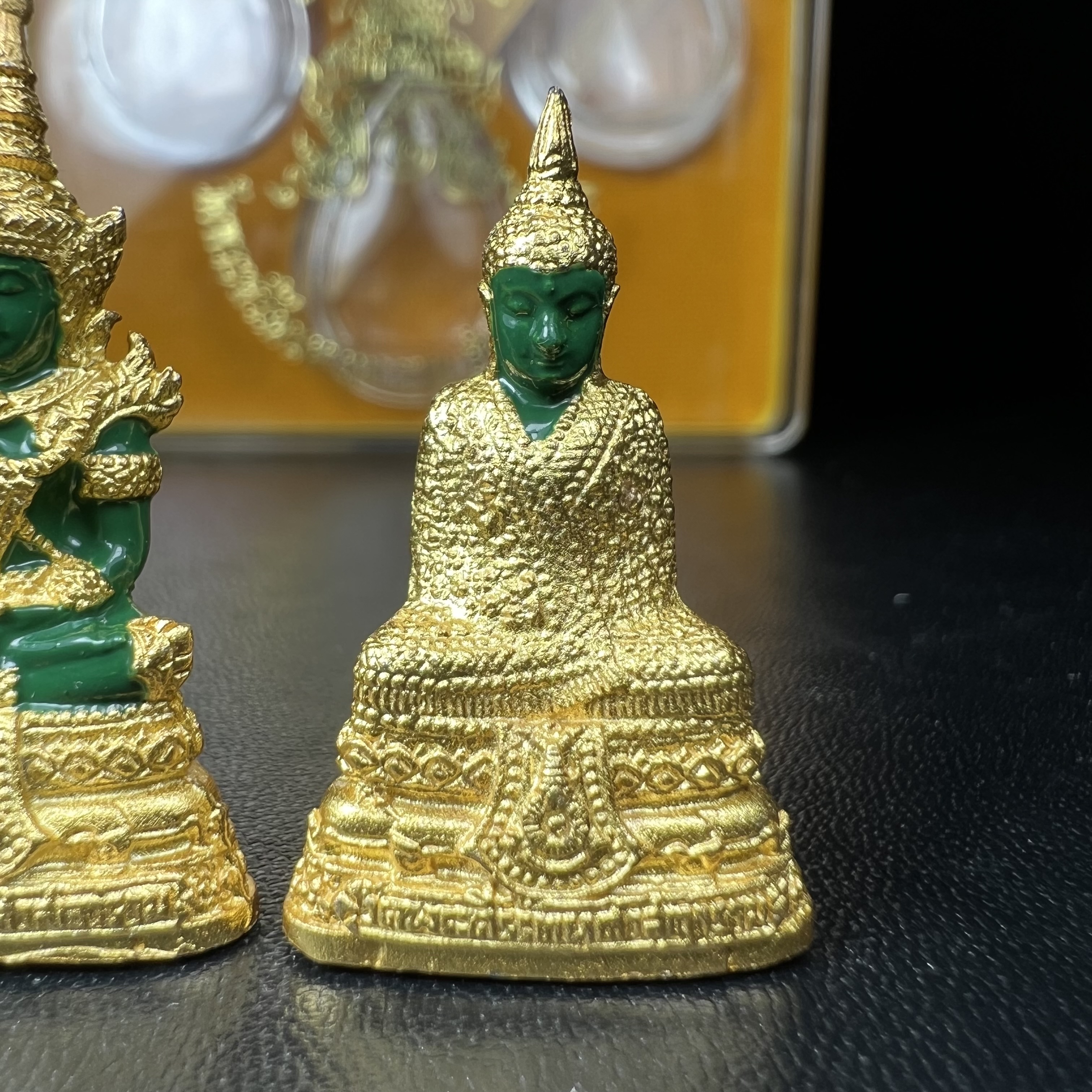 พระพุทธมหามณีรัตนปฏิมากร(พระแก้วมรกต) วัดพระศรีรัตนศาสดาราม สำนักพระราชวัง จัดสร้าง ชุด3 ฤดู ร้อน ฝน หนาว(บรรจุมวลสารใต้ฐาน)