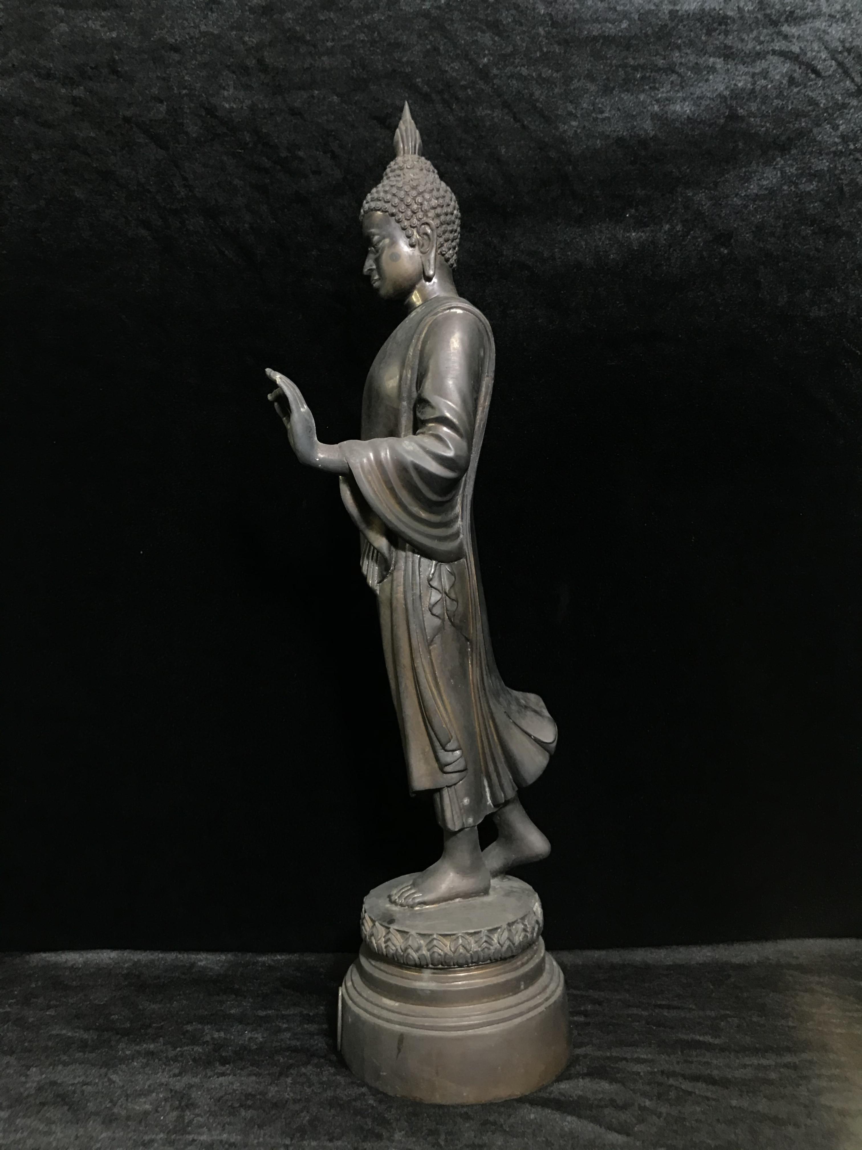 พระบูชา 25พุทธศตวรรษ พระศรีศากยะทศพลญาณ ประธานพุทธมณฑลสุทรรศน์ ปี 2530 ตราสัญลักษณ์ ในมหาวาระพระชนมพรรษา ครบ 5 รอบ 60 พรรษา เมื่อ 5 ธันวาคม พ.ศ. 2530 หมายเลข (๑๕)๓๖๕ ขนาดความสูง 15 นิ้ว รวมฐานสูง 18 นิ้ว(นิยมหายาก)