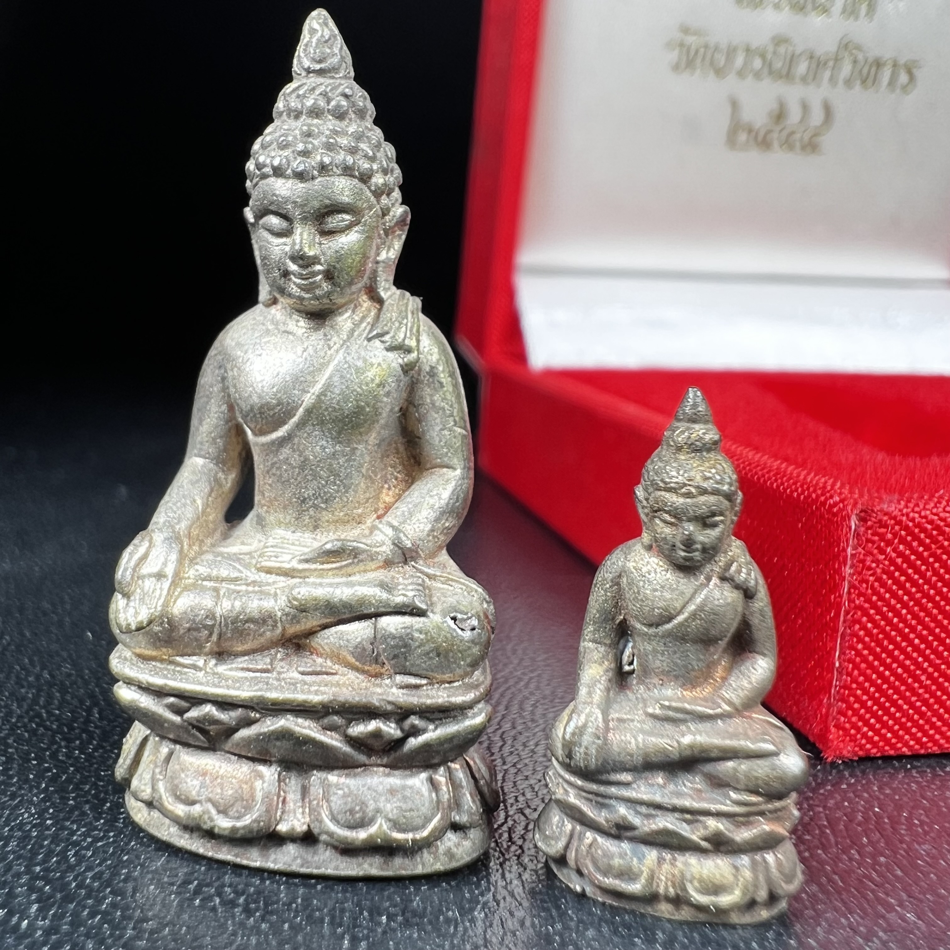 พระกริ่ง-พระชัยวัฒน์ ไพรีพินาศ วัดบวรนิเวศวิหาร ปี 2544 เนื้อสัมฤทธิ์ พิธีดีเยี่ยม สมเด็จพระญาณสังวร พระสังฆราช เสด็จจุดเทียนชัยและทรงอธิษฐานจิตด้วยพระองค์เอง(พิธีใหญ่นิยม)(1ใน9989องค์)