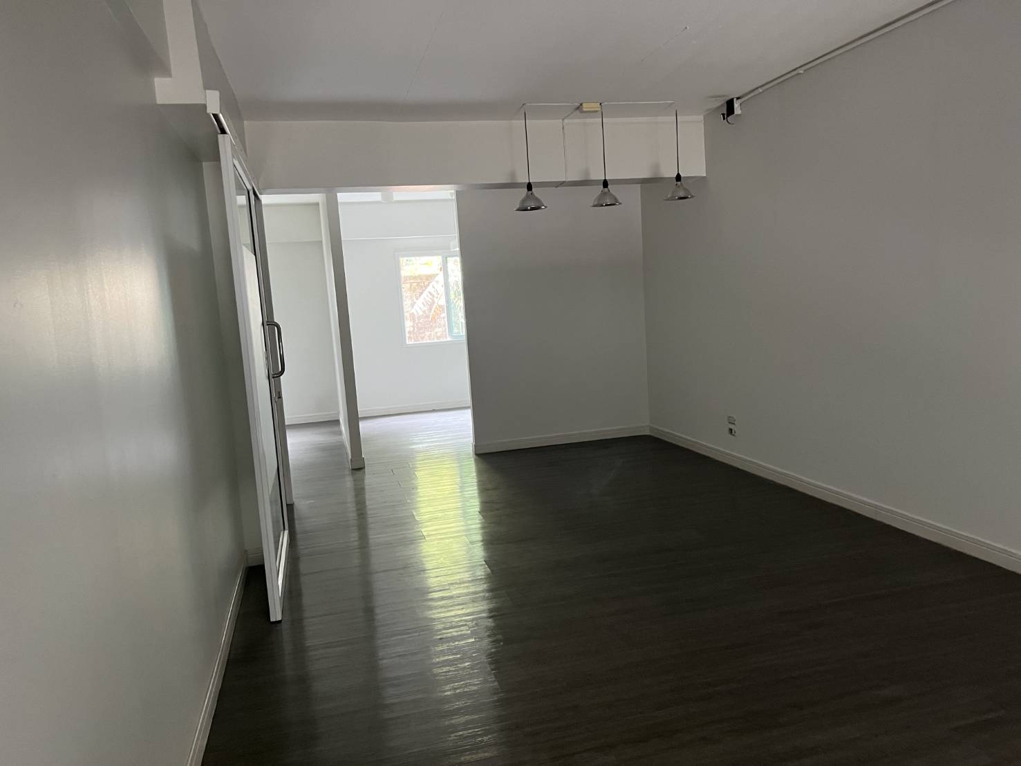 For Rent : Samkong, 3-Story Commercial Building, 1 Bedroom 3 Bathrooms