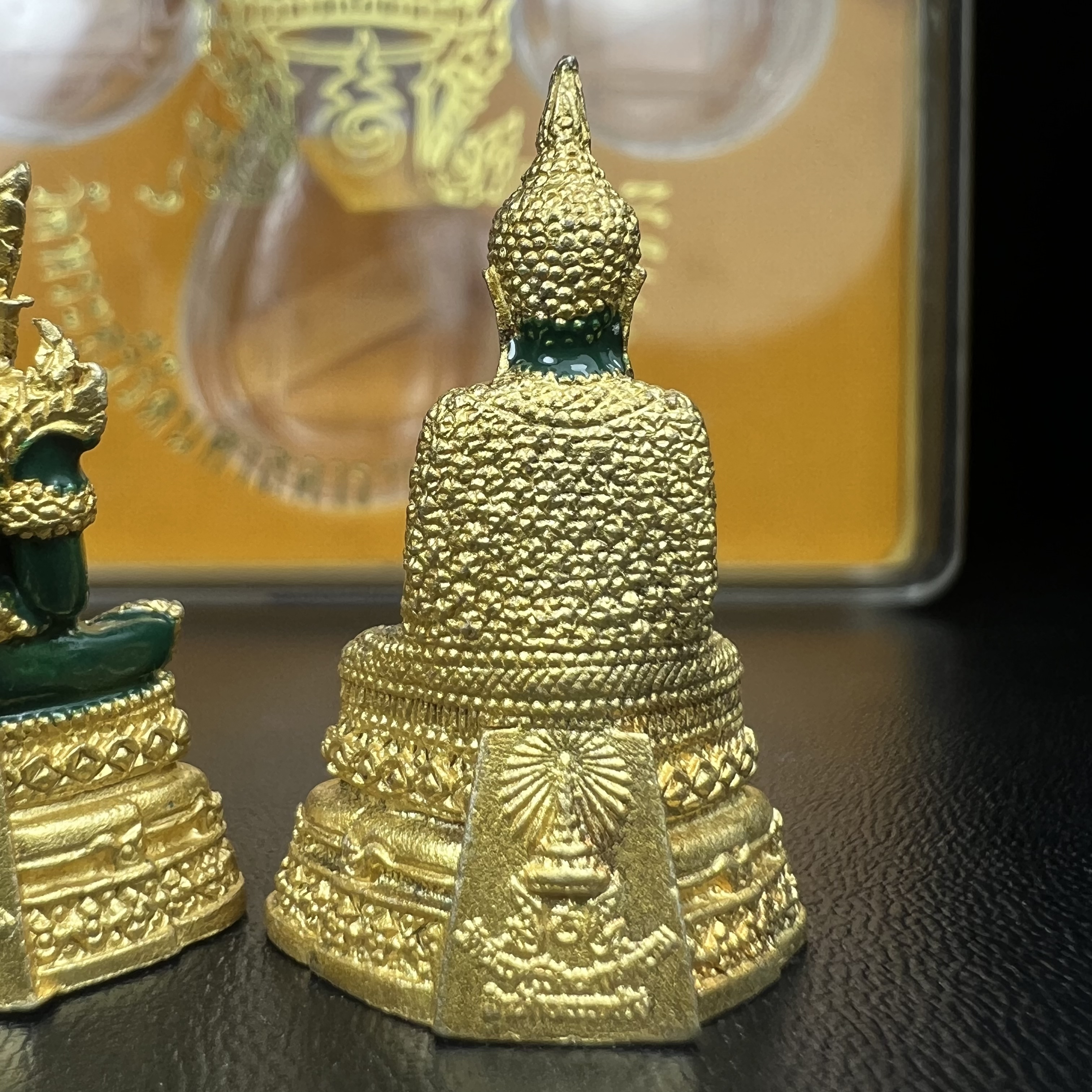 พระพุทธมหามณีรัตนปฏิมากร(พระแก้วมรกต) วัดพระศรีรัตนศาสดาราม สำนักพระราชวัง จัดสร้าง ชุด3 ฤดู ร้อน ฝน หนาว(บรรจุมวลสารใต้ฐาน)