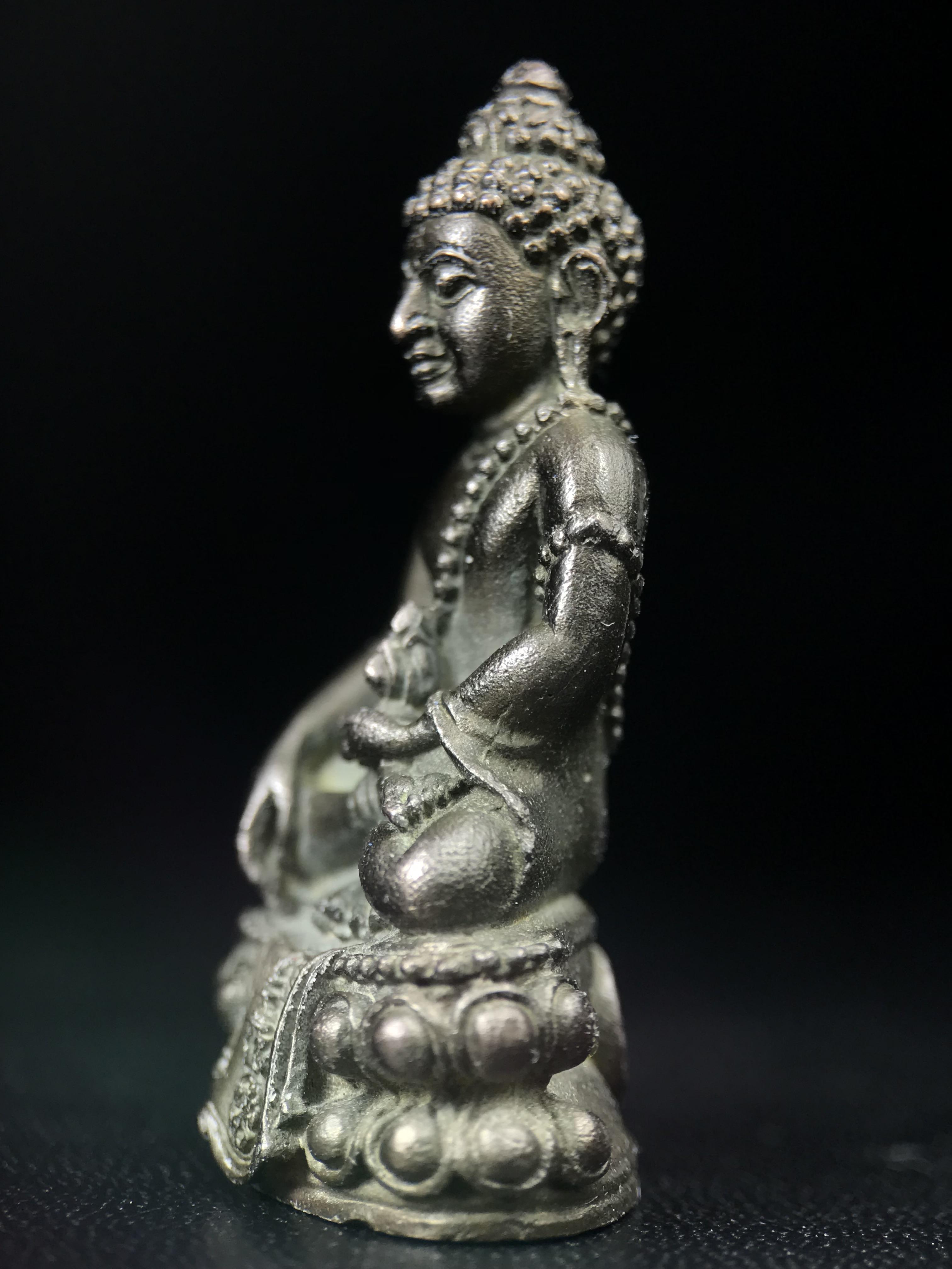 พระกริ่งศิรากาศ ภปร.(พระกริ่งคุ้มเกล้า)วัตถุมงคล"คุ้มเกล้าฯ" มูลนิธิ “คุ้มเกล้า” ในพระบรมราชูปถัมภ์ จัดสร้าง โรงพยาบาลภูมิพล เนื้อนวโลหะ(พิมพ์หน้าไทย)(ในหลวงรัชกาลที่9เสด็จเททอง)(พิธีใหญ่)(นิยม)