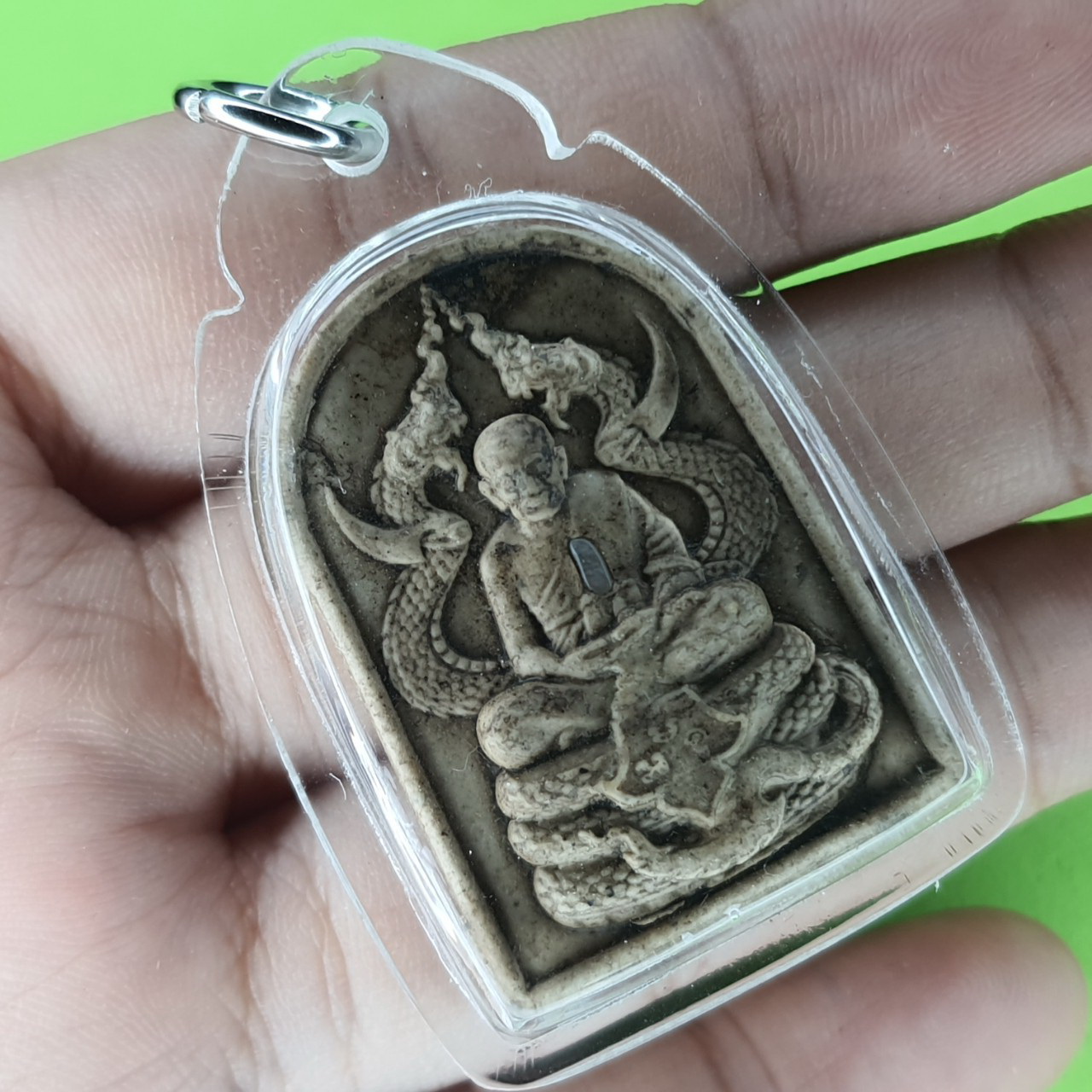 พระเครื่อง หลวงปู่ทวด ทรงพญานาค สีน้ำตาล เลี่ยมกรอบ รุ่น แคล้วคลาด แคล้วจน หลวงปู่ทวดแท้ พระแท้ จี้หลวงปู่ทวด หลวงปู่ทวดแขวนคอ หลวงปู่ทวดห้อยคอ หลวงปู่ทวดเนื้อว่าน พระแท้ เนื้อมวลสาร พระเครื่องหลวงปู่ทวด