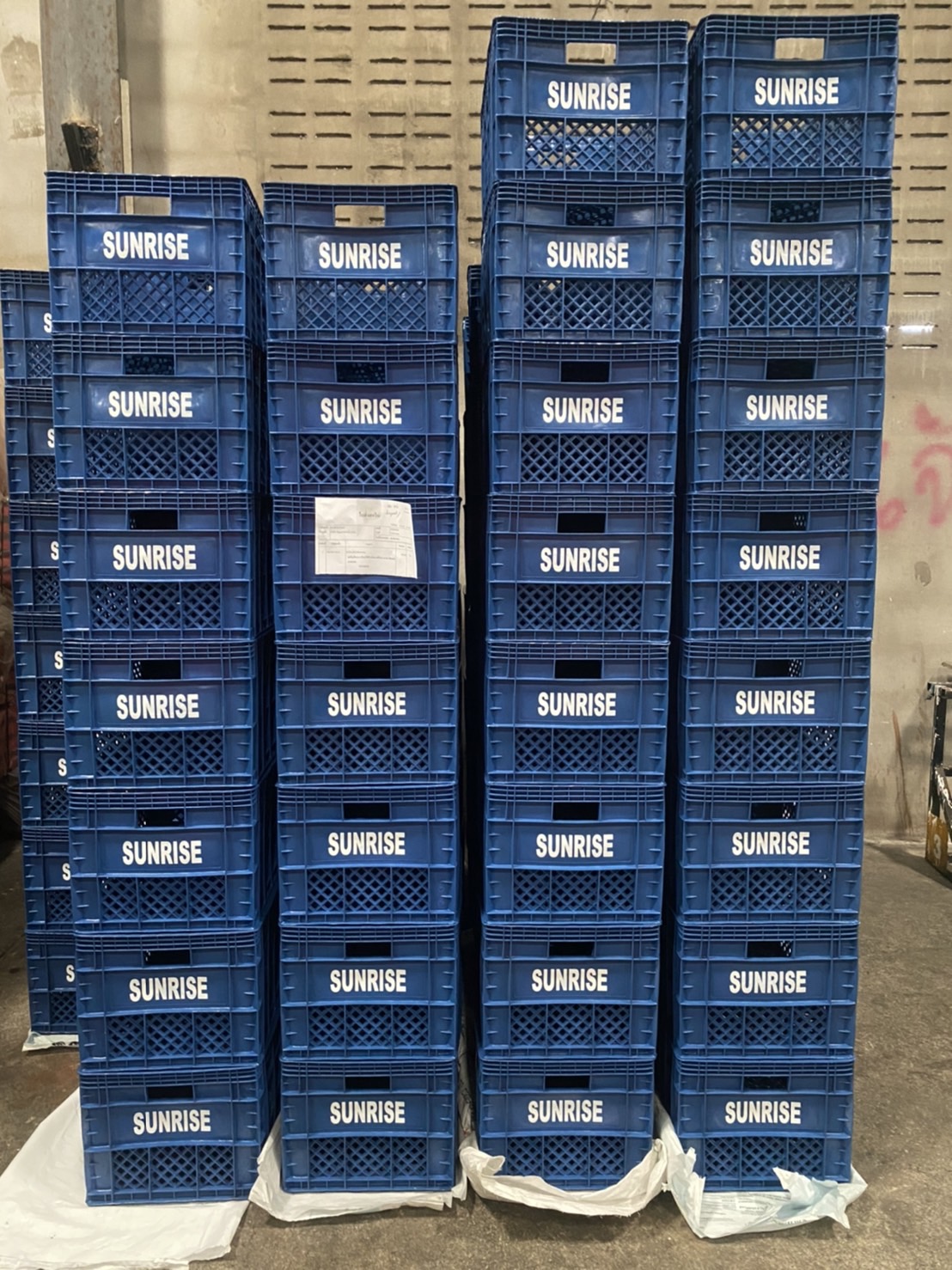 ลังโปร่ง 044 B