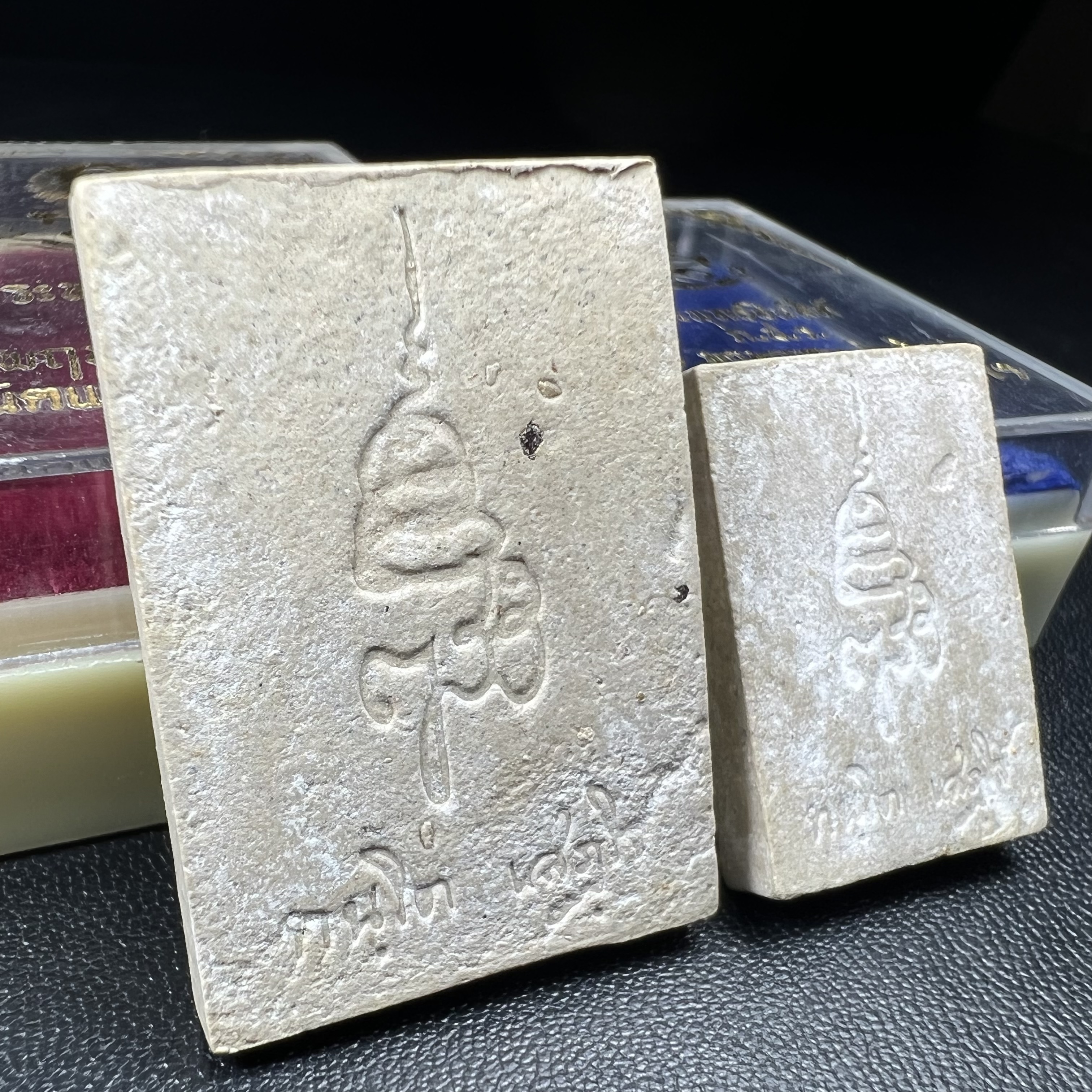 พระพุทธชินสีห์ ภปร. ทันโต เสฏโฐ ปี2533 (พิมพ์ใหญ่+พิมพ์เล็ก) บรรจุพระทนต์ในหลวง รุ่นเดียวในประวัติศาสตร์ ****รุ่นนี้ขอแนะนำ****