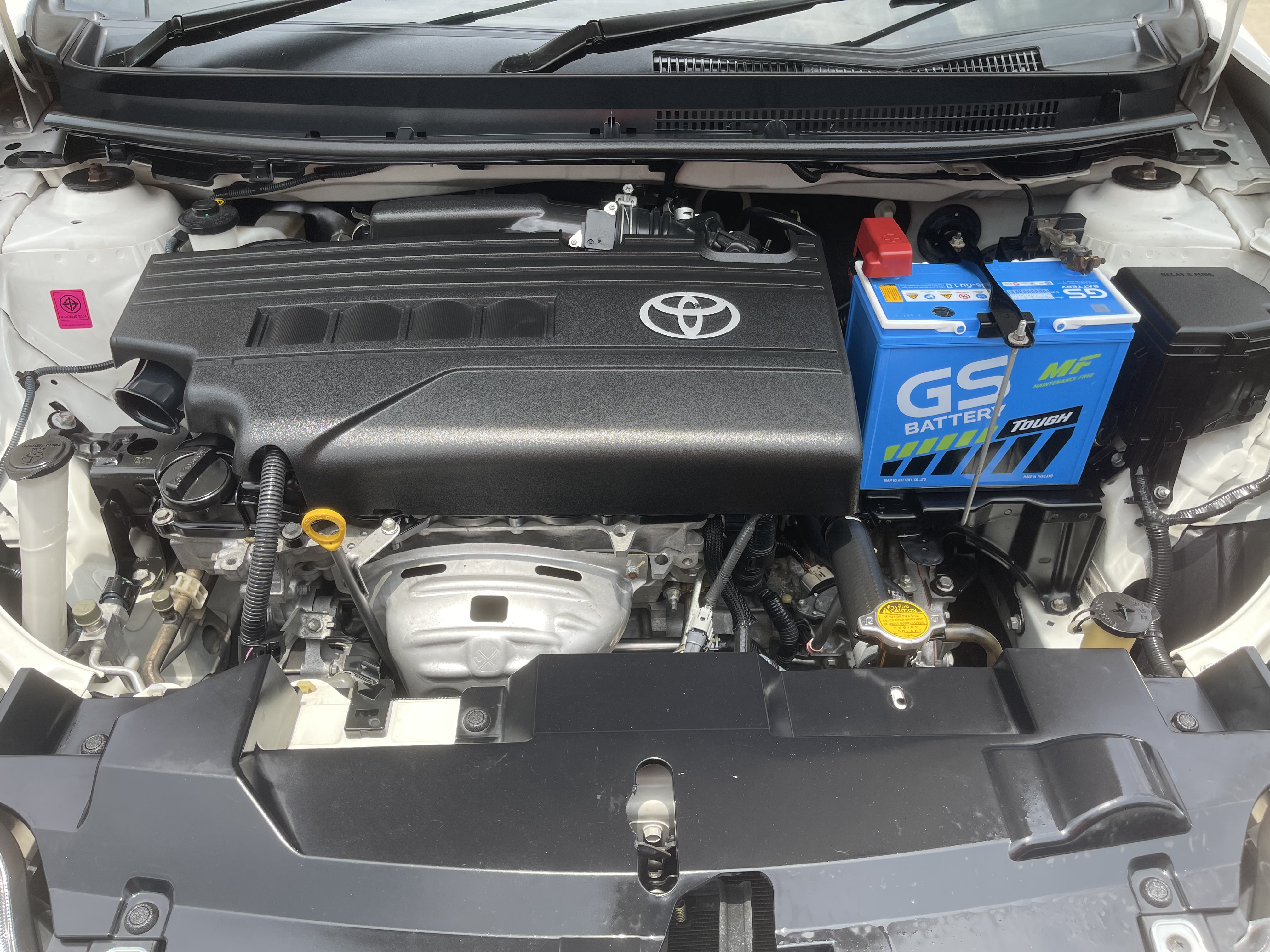 Toyota Yaris 1.2 TRD Sportivo At 2015 ขาว