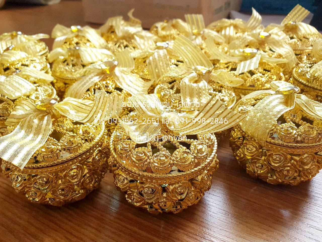 ของชำร่วยงานศพ ตลับใส่ของ ฉลุลายกุหลาบ สีทอง