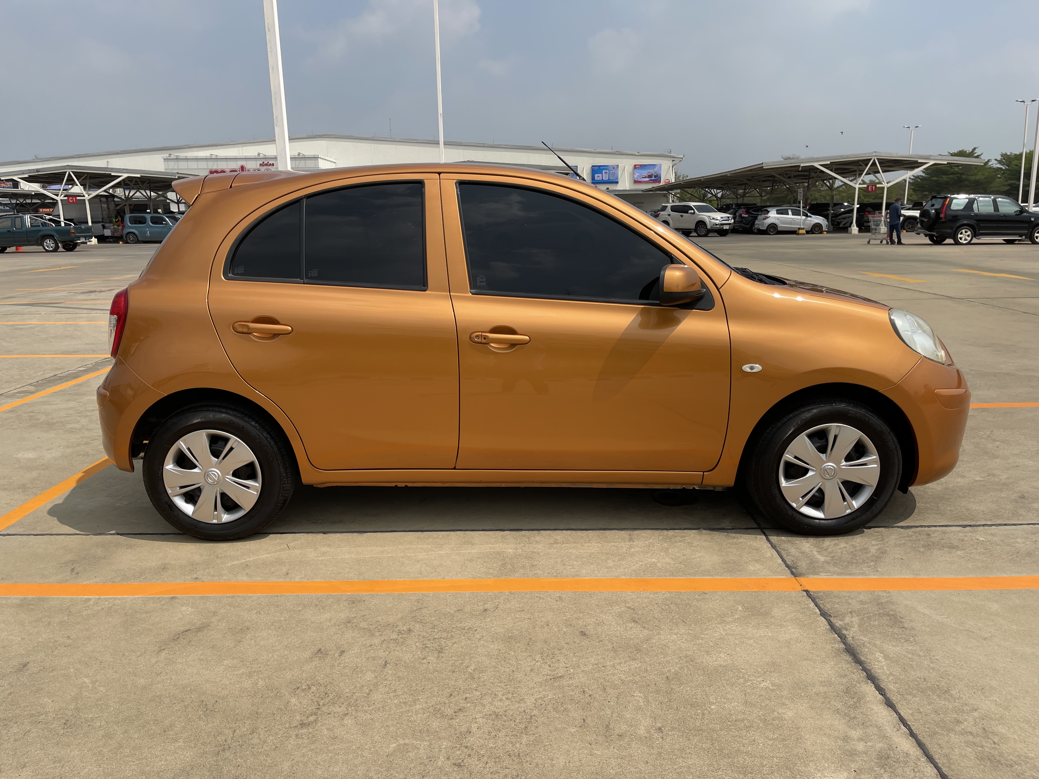 Nissan March 1.2 EL At 2012 ส้ม