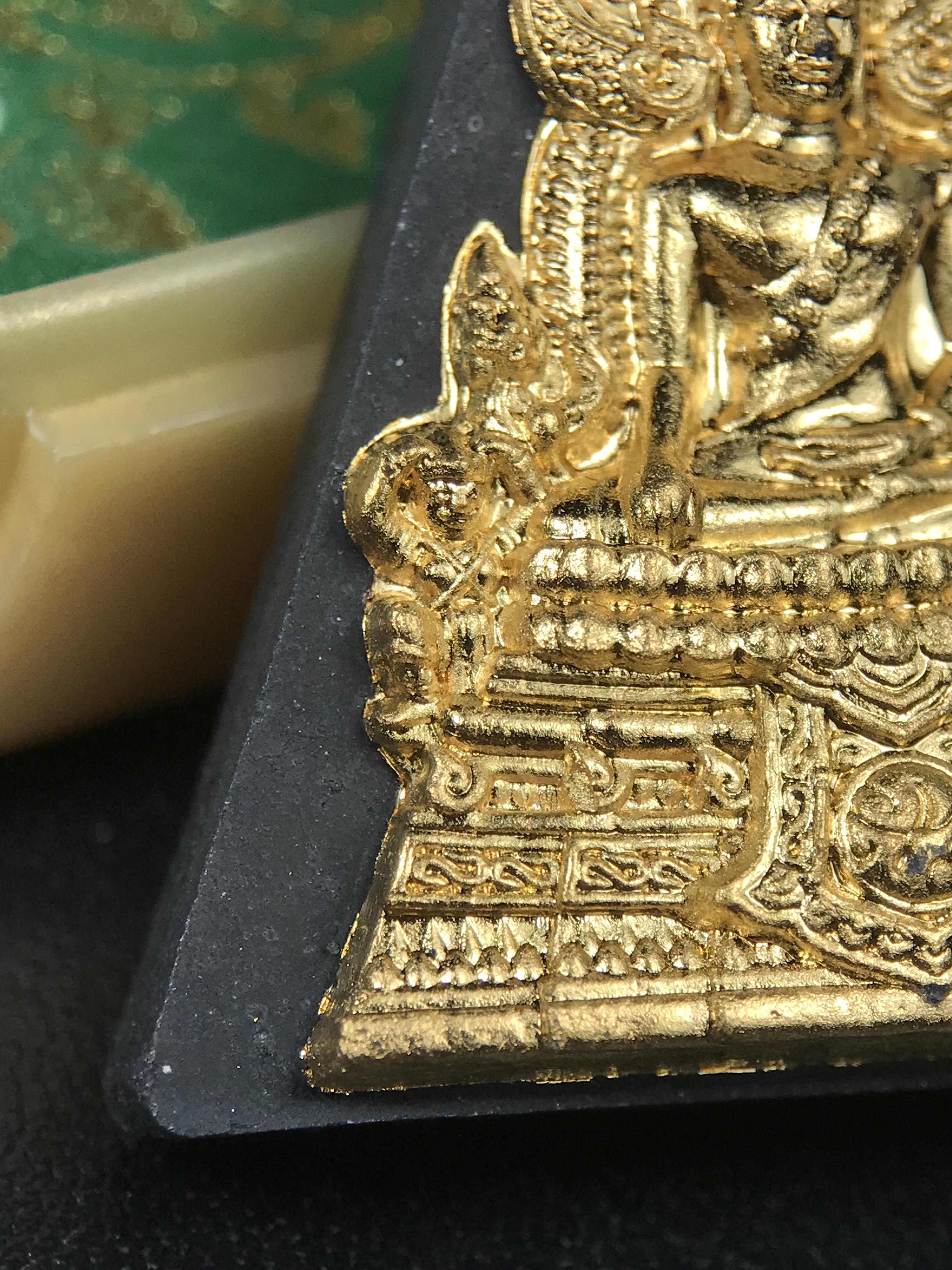 พระพุทธชินราช ภปร. 84พรรษา เนื้อผงปิดทองด้านหน้า หลัง ภ.ป.ร. เนื้อแดง (พระราชทานมวลสาร จิตรลดาและเส้นพระเจ้า(เส้นผม)ในหลวงรัชกาลที่9)พุทธศิลป์ทรงคุณค่าอีกหนึ่งรุ่นยอดนิยม(องค์หมายเลข ๒๕๔๙)1 ใน 10000 องค์