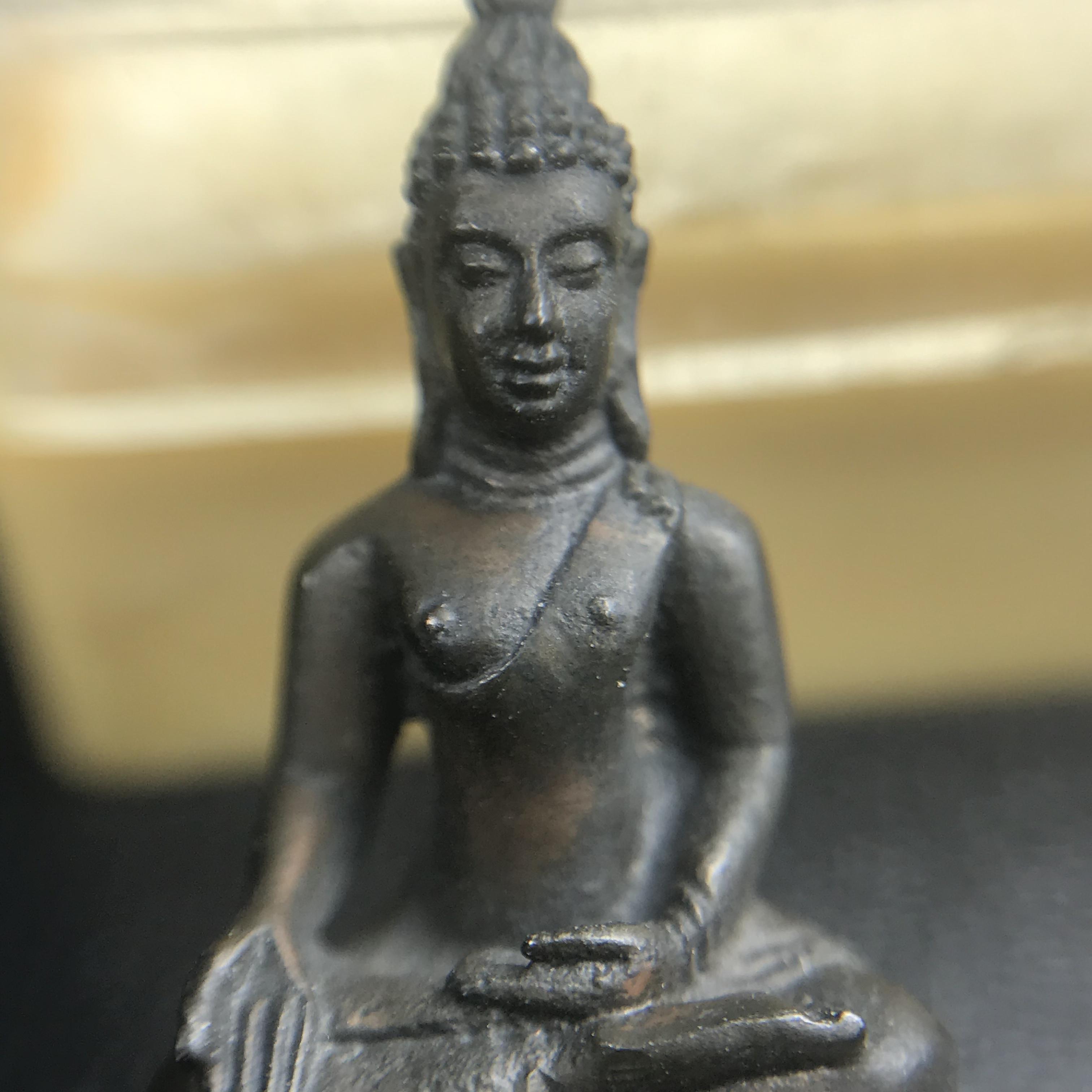 พระกริ่งไพรีพินาศ(รุ่นแรก สมเด็จพระญาณสังวร) วัดเพชรวราราม รุ่นเขาค้อ เนื้อนวโลหะ ตอกโค้ต ปี2520 จ.เพชรบูรณ์(1ใน2309 องค์)