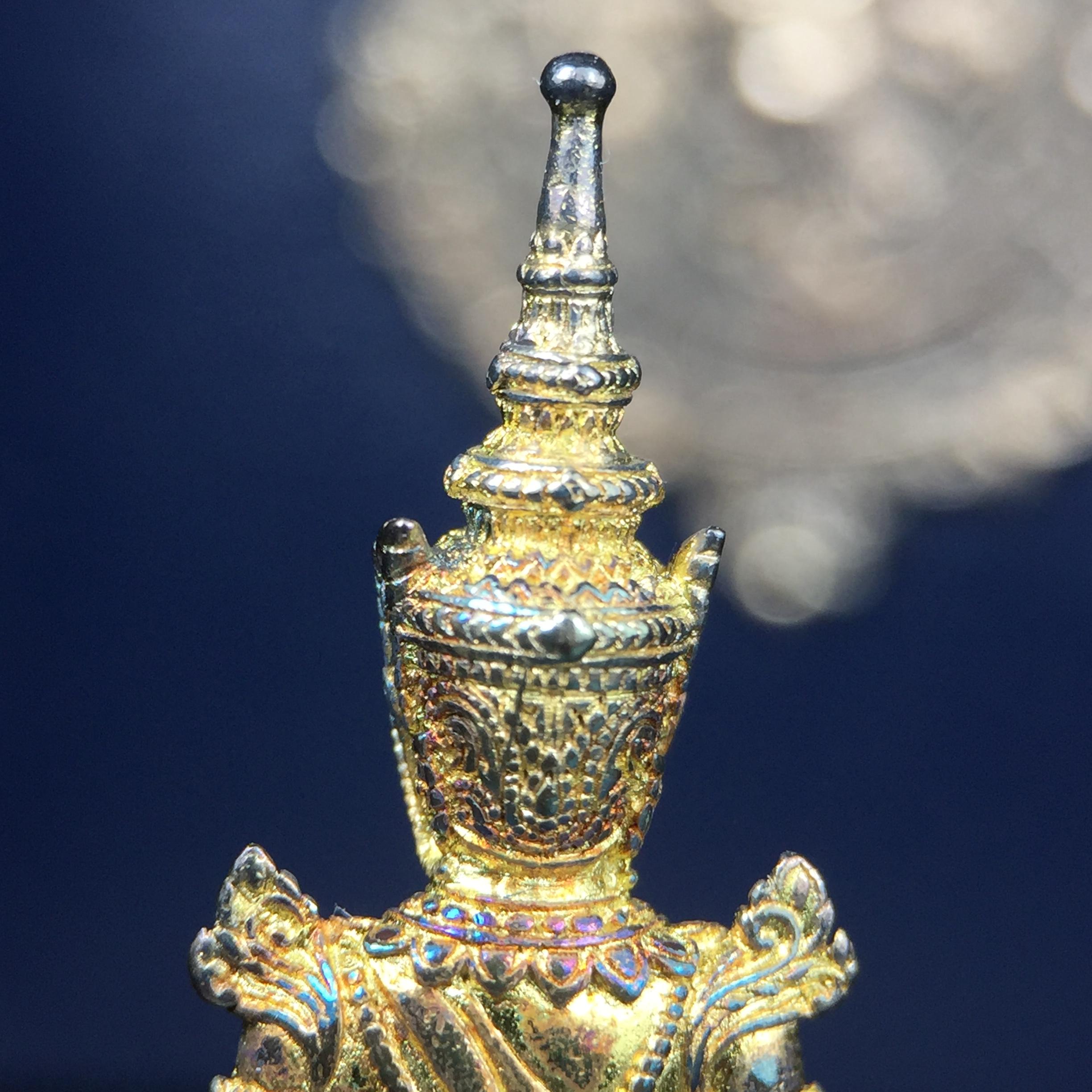 พระแก้วมรกต กรมสรรพสามิตจัดสร้างขึ้นเนื่องในโอกาสครบรอบ 64 ปีของกรมสรรพสามิต และเนื่องในวโรกาสที่พระบาทสมเด็จพระเจ้าอยู่หัวทรงครองราชย์ครบ 50 ปีในปีกาญจนาภิเษก เมื่อ พ.ศ.2539 เนื้อเงิน ชุบทองสามกษัตริย์(ผิวเดิมรุ้งๆสวย) พร้อมกล่องบรรจุเดิม