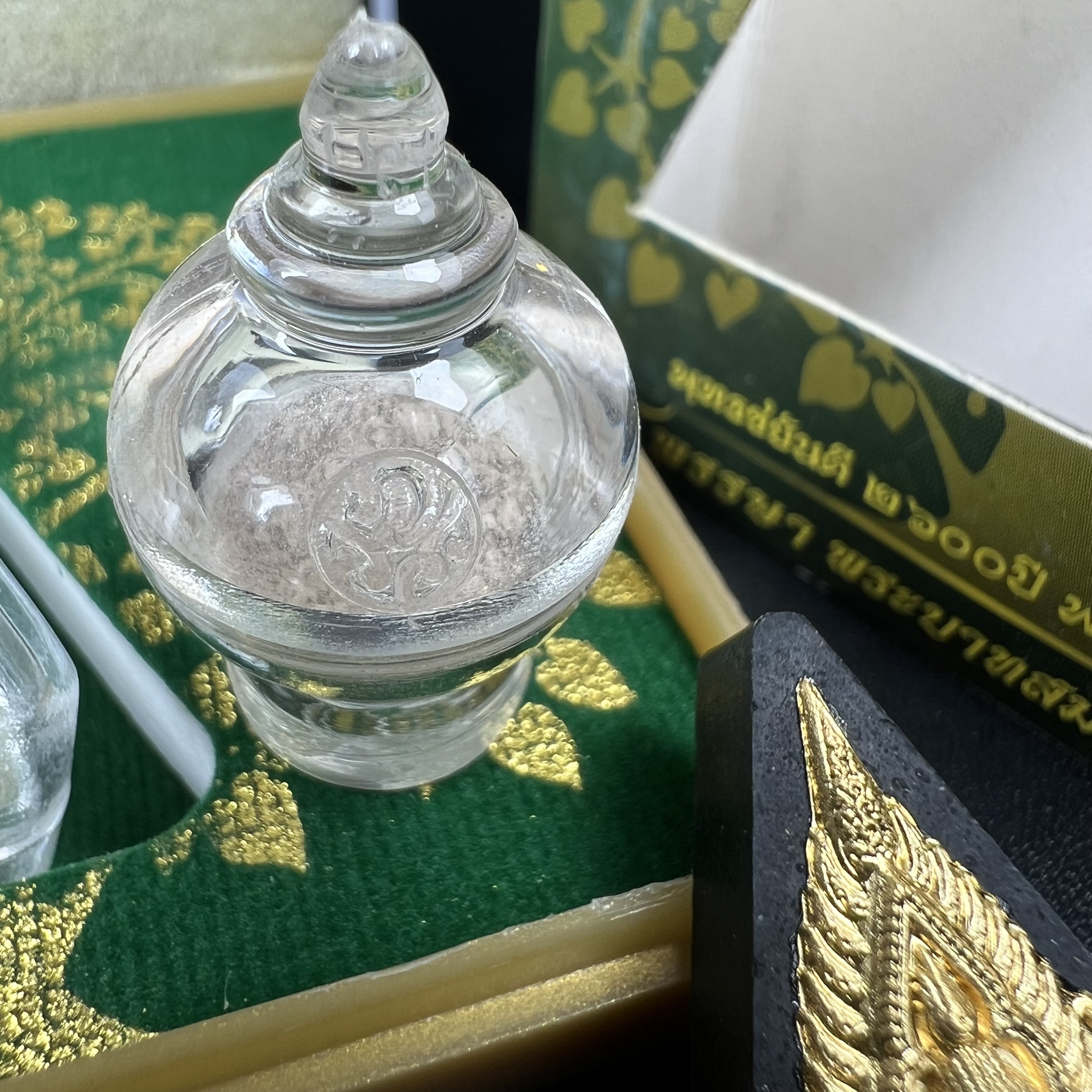 พระพุทธชินราช(จำลอง)ภปร. 84พรรษา เนื้อผงปิดทองด้านหน้า หลัง ภ.ป.ร. ยิงทอง(พระราชทานมวลสาร จิตรลดาและเส้นพระเจ้า ร.9(เส้นผม))ทรงคุณค่าอีกหนึ่งรุ่นยอดนิยม