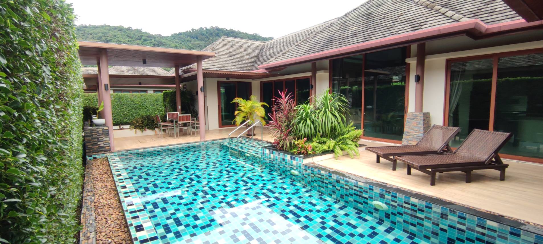 For Rent : Rawai, Luxury Pool Villa 3 Bedrooms 3 Bathrooms
