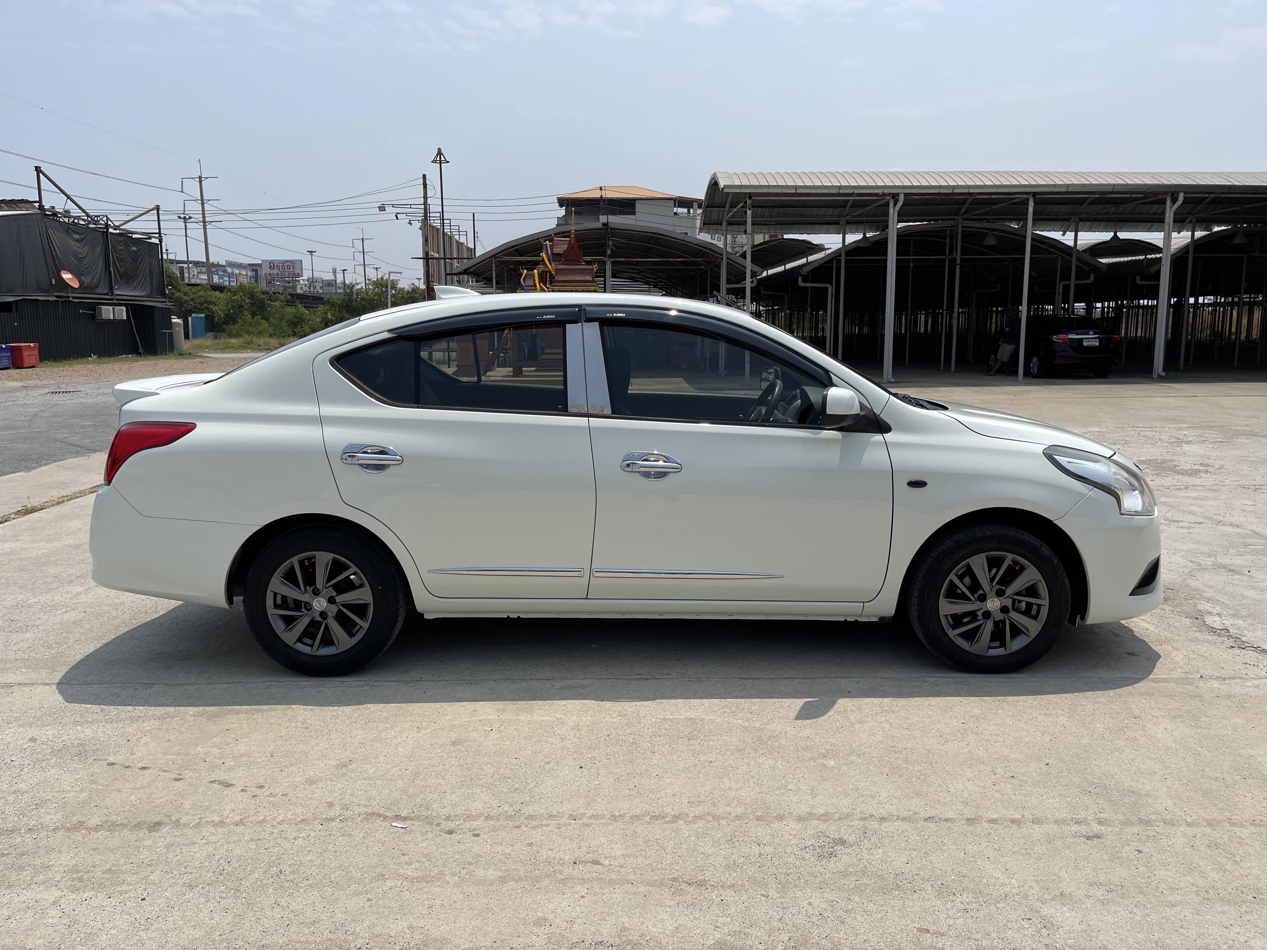 Nissan Almera 1.2 E At 2014 ขาว