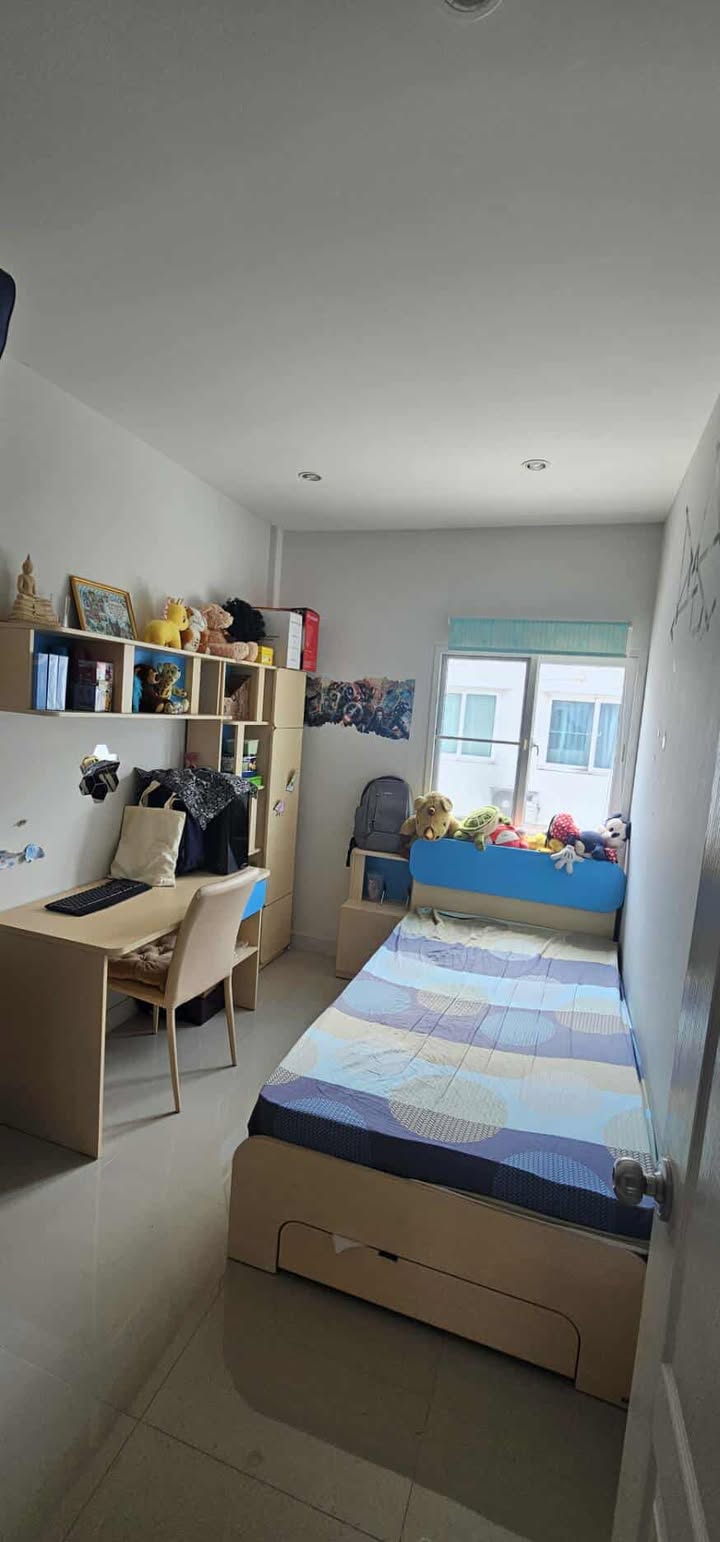 For Sales : Kohkaew, 2-story townhome, 3 bedrooms 2 bathrooms