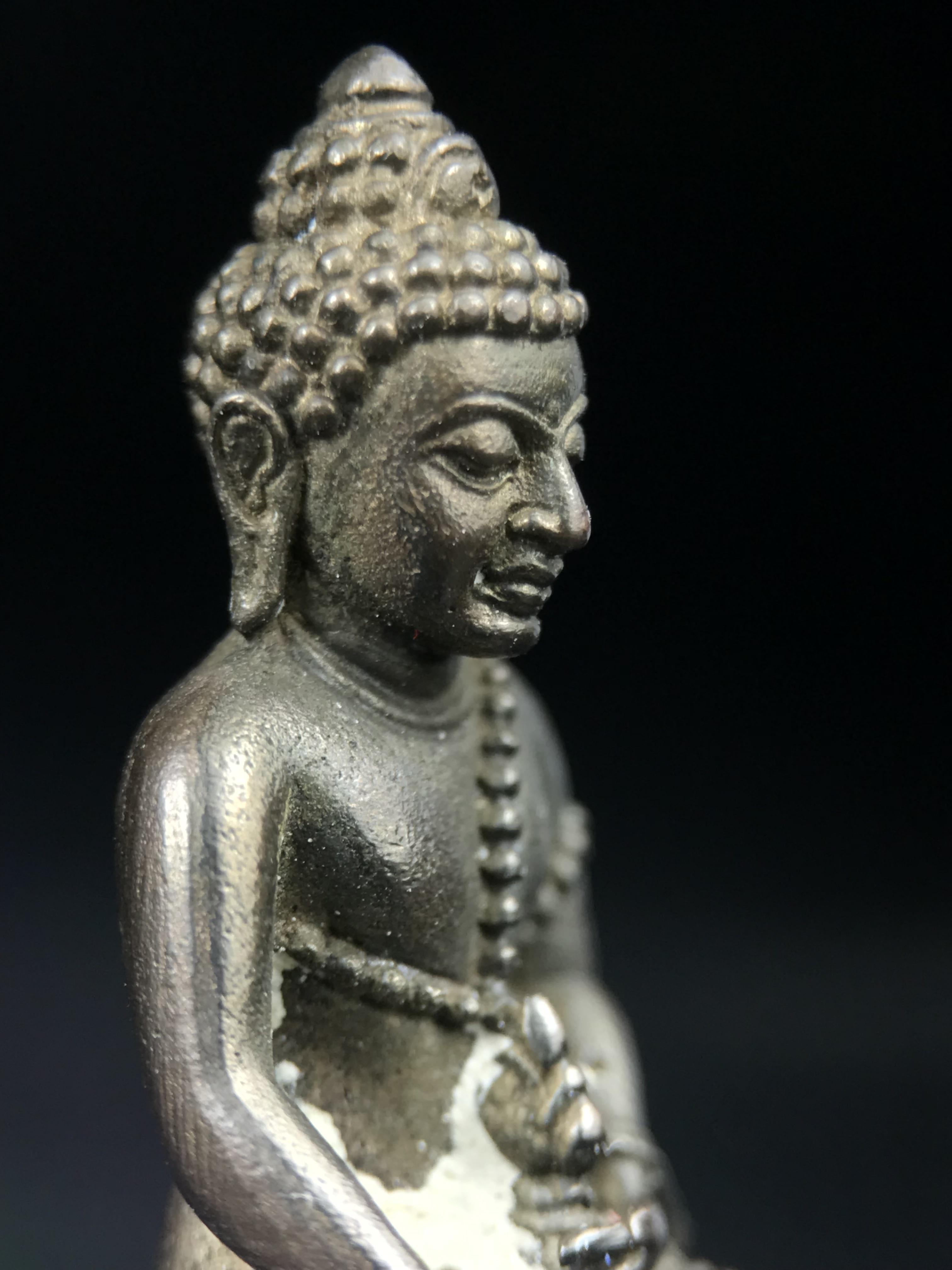 พระกริ่งศิรากาศ ภปร.(พระกริ่งคุ้มเกล้า)วัตถุมงคล"คุ้มเกล้าฯ" มูลนิธิ “คุ้มเกล้า” ในพระบรมราชูปถัมภ์ จัดสร้าง โรงพยาบาลภูมิพล เนื้อนวโลหะ(พิมพ์หน้าไทย)(ในหลวงรัชกาลที่9เสด็จเททอง)(พิธีใหญ่)(นิยม)