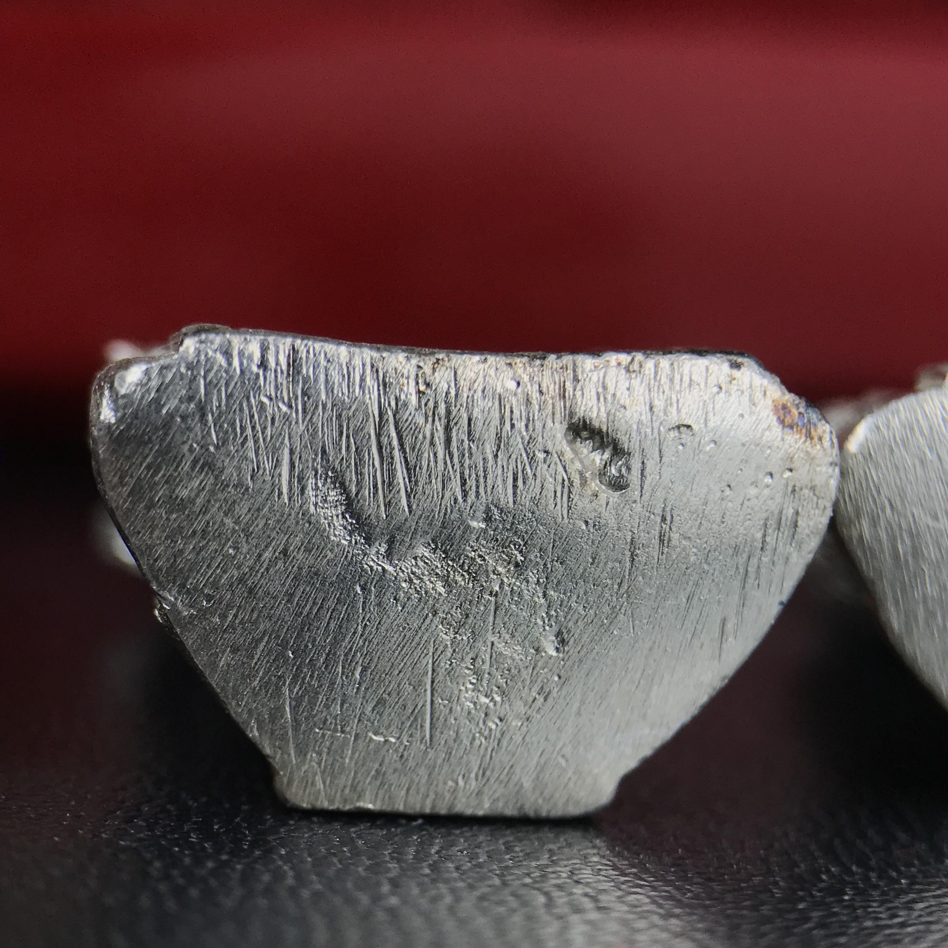 พระแก้วมรกต รุ่นเทิดพระเกียรติ พิธีมหาพุทธาภิเษก ณ.วัดพระศรีรัตนศาสดาราม(วัดพระแก้ว) วันเสาร์ที่ 26 เม .ย. 2540 (พิธีใหญ่เสาร์ห้า) ชุด 3 ฤดู (1 ชุด 3 องค์)เนื้อเงินครบชุดพร้อมกล่องบรรจุเดิม***เนื้อเงินหายากพบเจอน้อย***(หลวงพ่อ รวย เพิ่ม พูน ร่วมเสก)