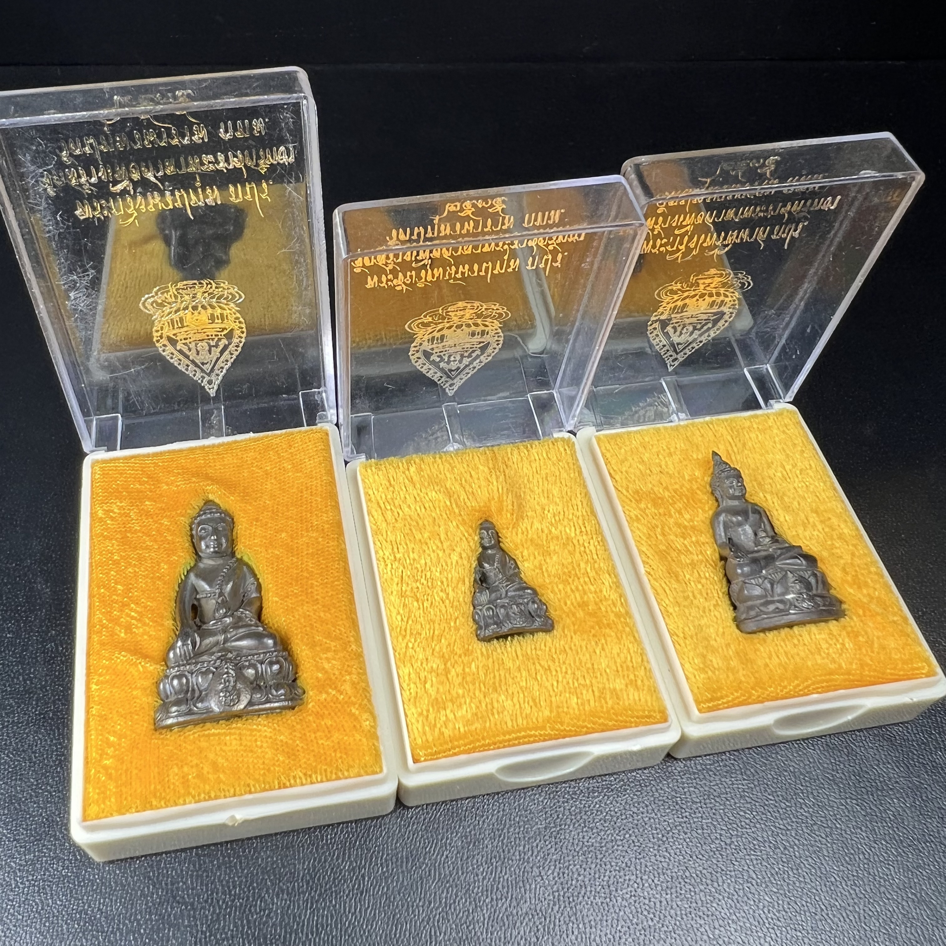 พระกริ่งนวปทุม ภปร.-พระชัยวัฒน์นวปทุม ภปร.-พระกริ่งไพรีพินาศ ภปร. รุ่นแรก วัดปทุมวนาราม ครบชุดเนื้อนวโลหะ ปี2535(ในหลวงรัชกาลที่9เสด็จเททอง)(1ใน3000ชุด)หายาก***เก็บทีเดียวครบชุดไปเลยรุ่นนี้ แนะนำ....ตอนนี้หายากแล้ว***