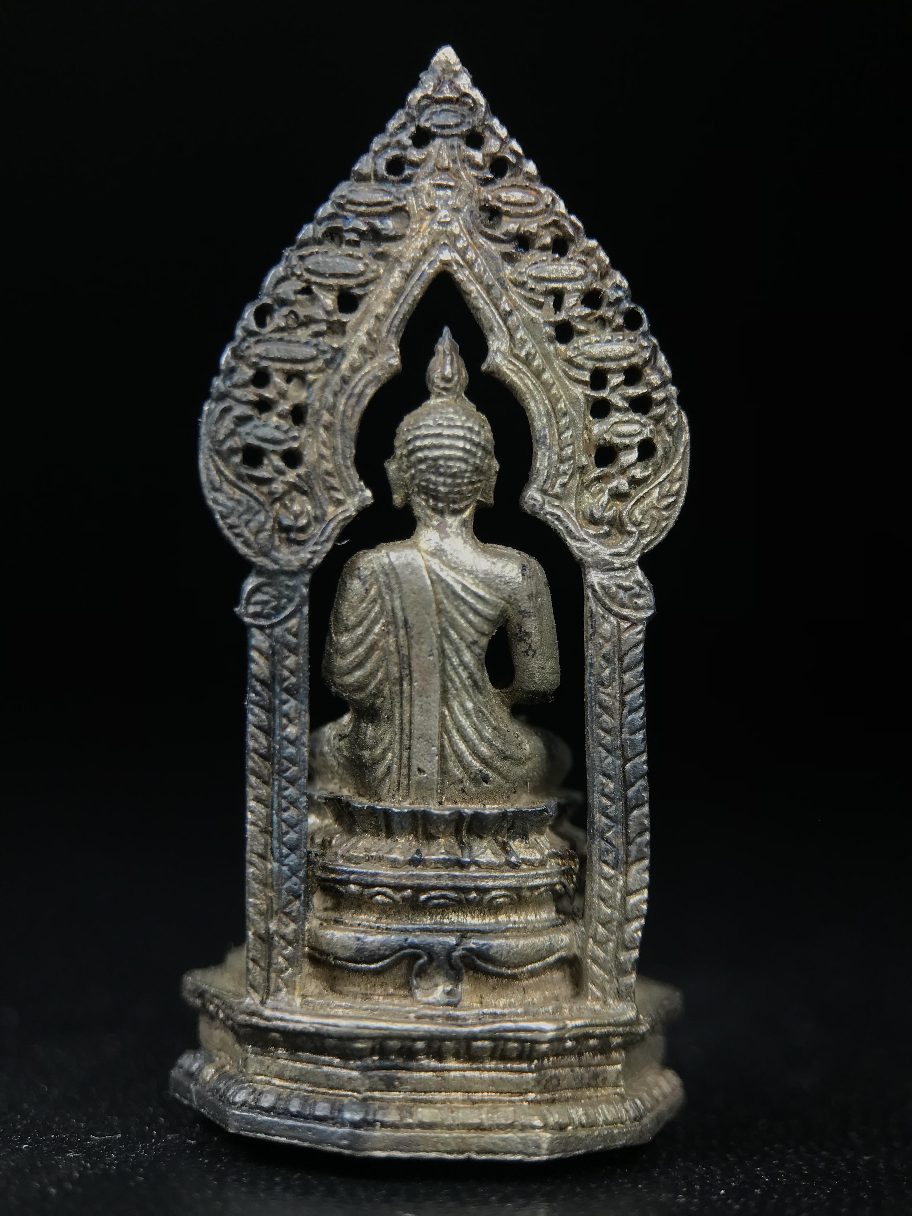 กริ่งพระพุทธนิรันตราย วัดราชประดิษฐสถิตมหาสีมารามราชวรวิหาร สมโภชกรุงรัตนโกสินทร์ 200ปี พ.ศ.2525 เนื้อเงิน (พิธีใหญ่ เกจิคณาจารย์ในยุคล้นหลาม ในหลวง ร.9 เสด็จร่วมพิธี สมเด็จพระสังฆราชประธานพิธีปลุกเสก)หายาก(1ใน 209 องค์)