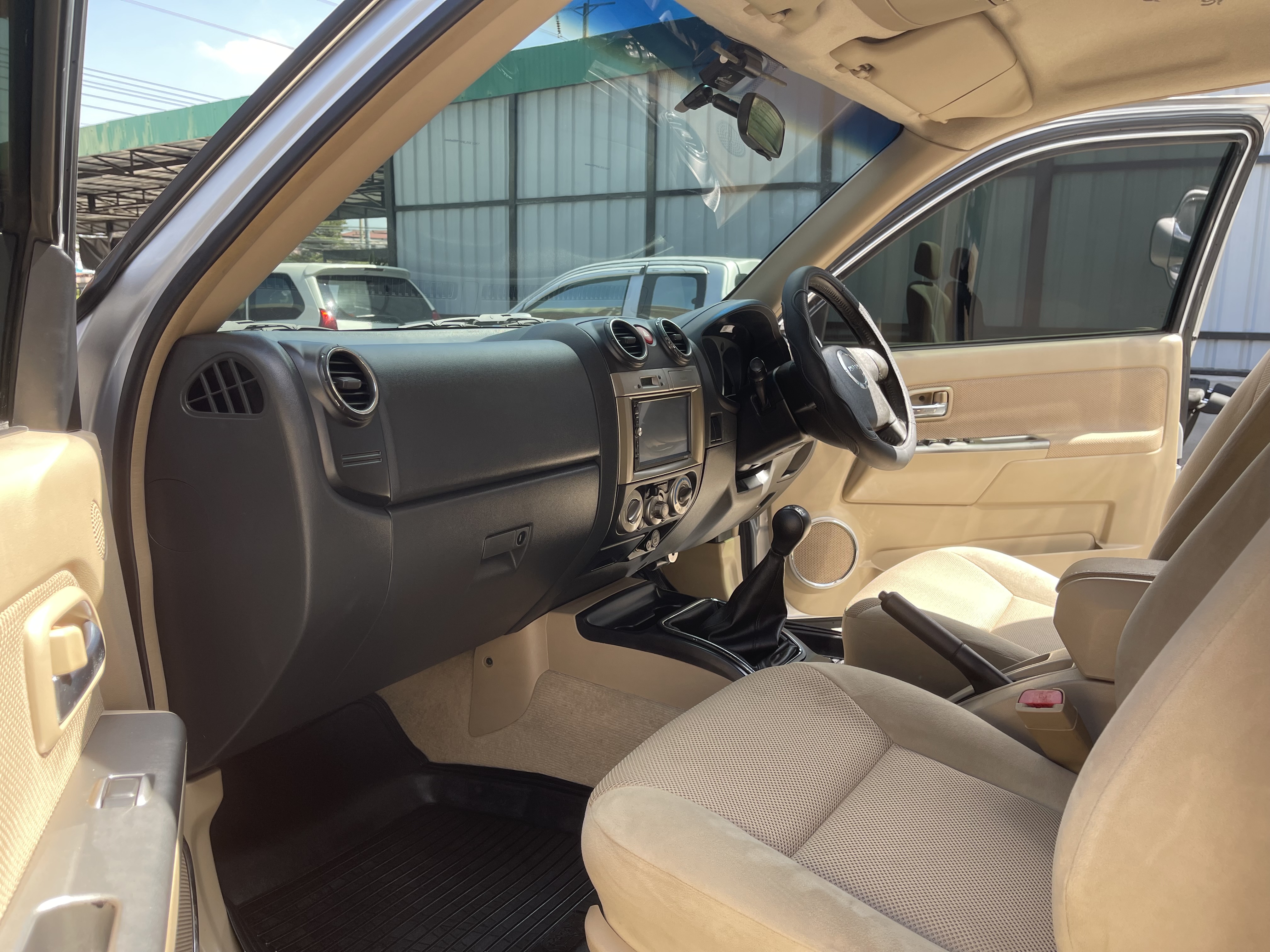 Isuzu Dmax 4ประตู Hilander 2.5 Abs 2010 เงิน