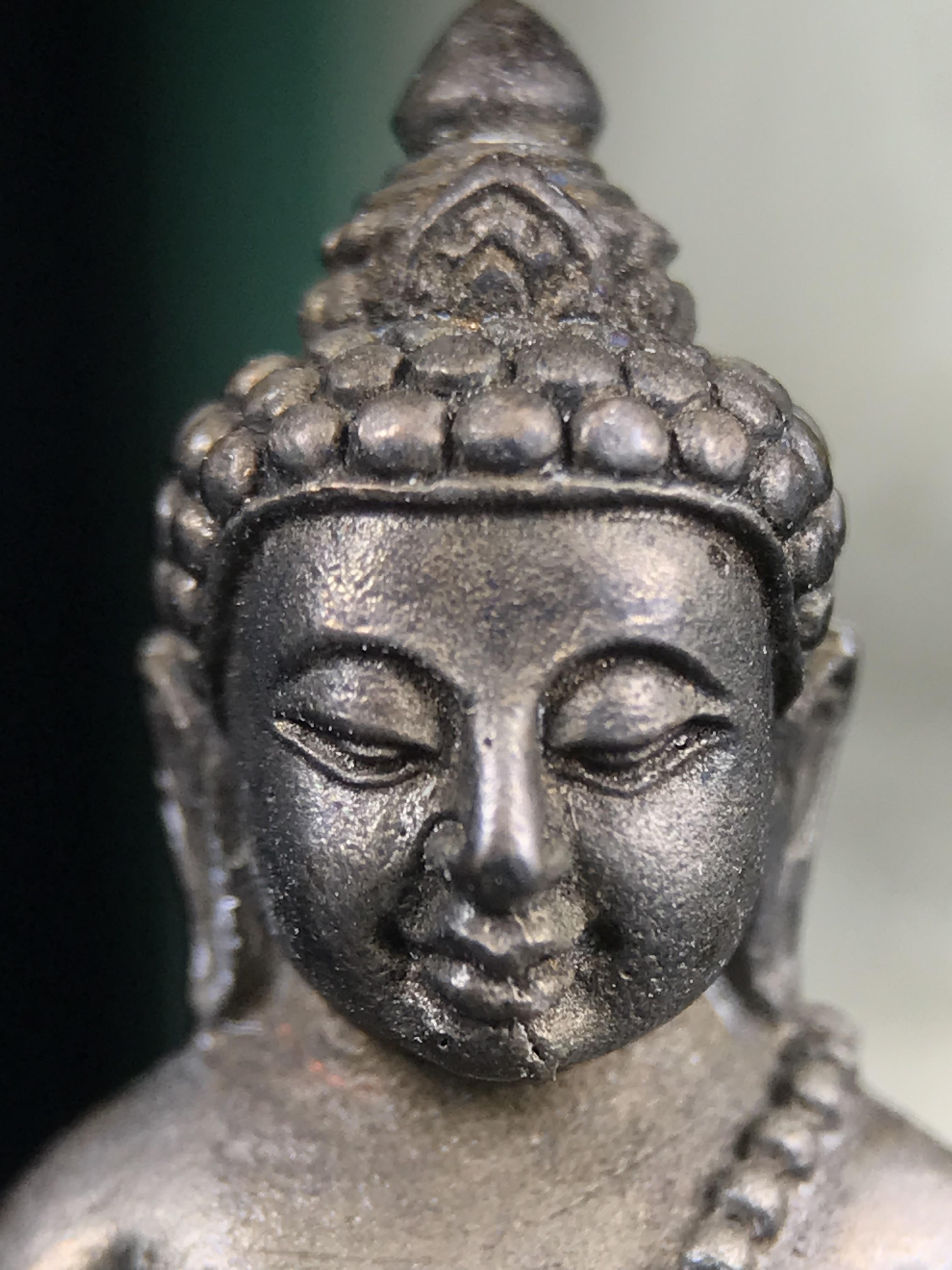 พระกริ่งวาสนา สมเด็จพระสังฆราช(วาสน์)วัดราชบพิธฯ ปี 2531 เนื้อนวโลหะ สร้างเป็นที่ระลึกในคราวที่สมเด็จพระอริยวงศาคตญาณ สมเด็จพระสังฆราช(วาสน์ วาสโน)มีพระชนมายุครบ90พรรษา(ในหลวง ร.9 เสด็จในพิธี)งานแกะแม่พิมพ์โดย นายช่างเกษม มงคลเจริญ)(1ใน1991องค์)