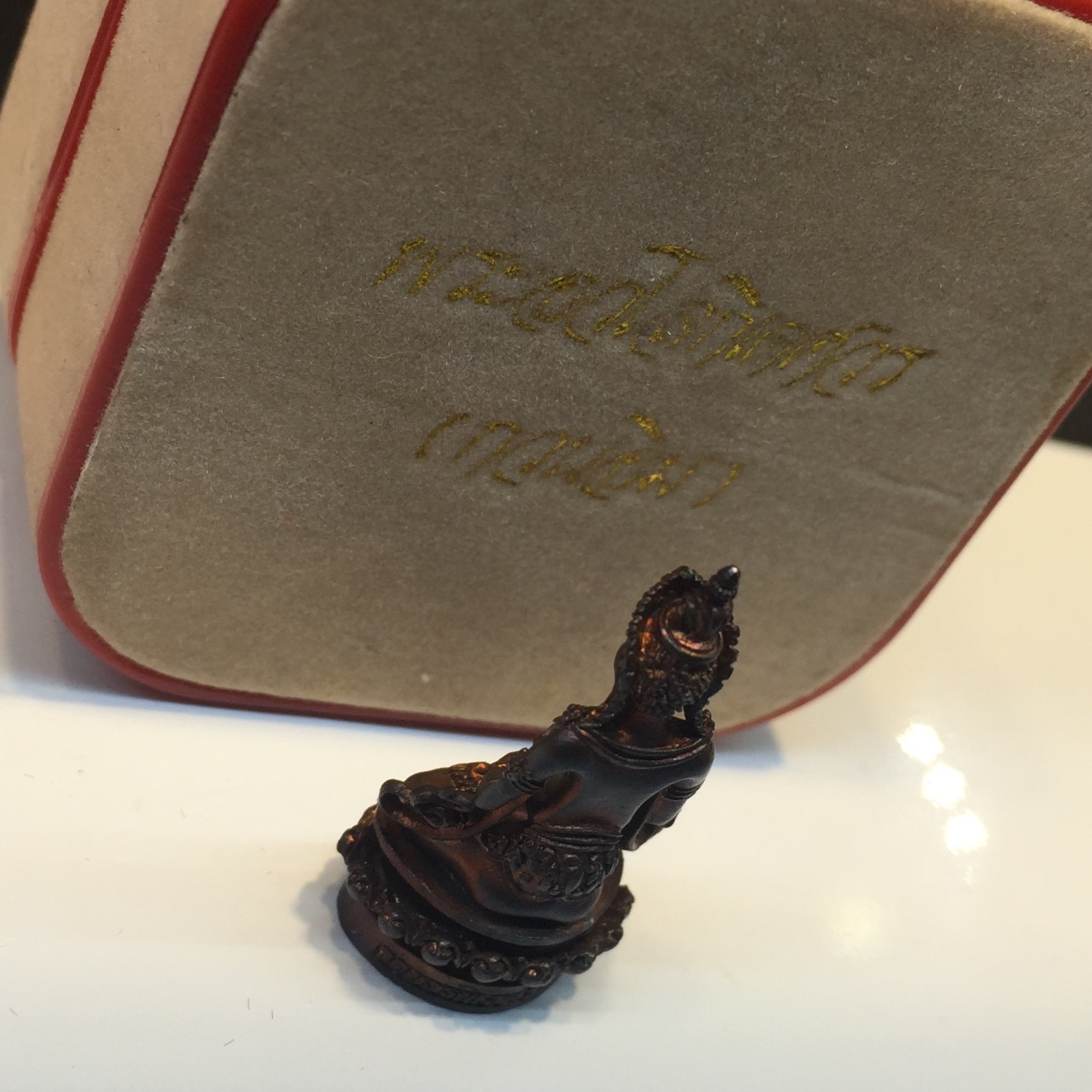 พระกริ่งอวโลกิเตศวร(กวนอิม)พระเทพกวี(สมเด็จพระวันรัต) วัดบวรนิเวศ ปี40 เนื้อนวะโลหะ พร้อมกล่อง