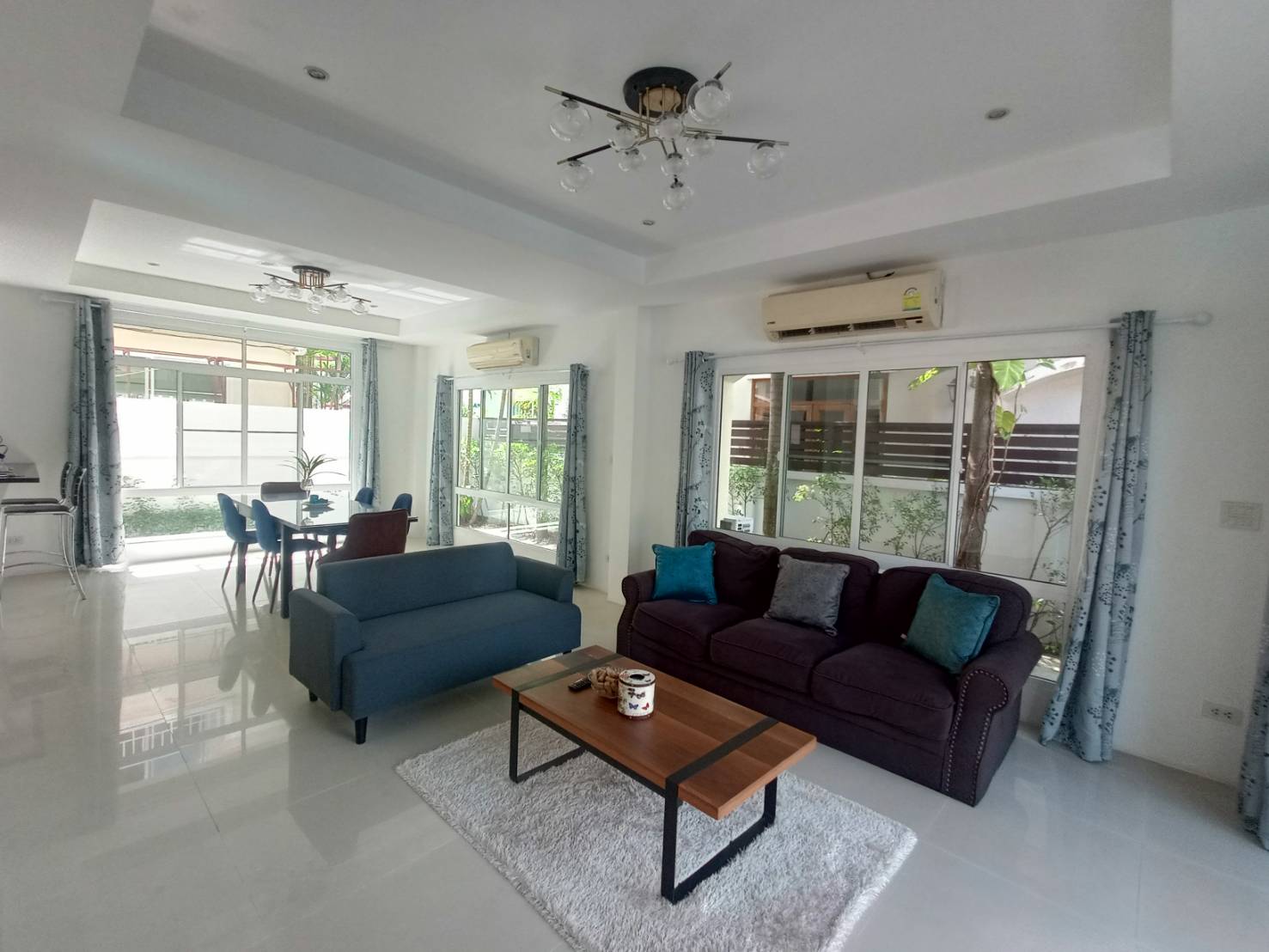 For Rent : Chalong luxury pool villa, 3 bedrooms 3 bedrooms, 300 sqm.