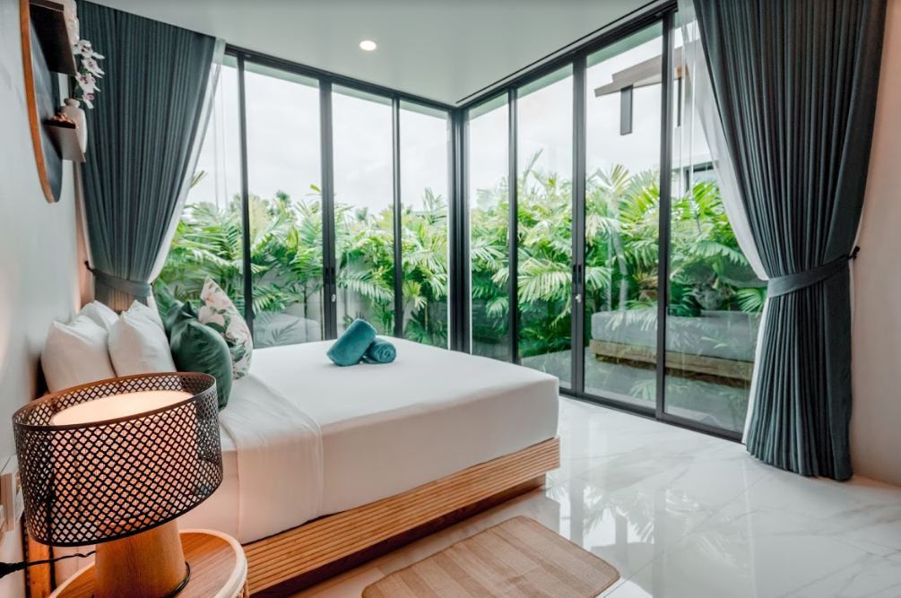 For Sale : Nai Harn, Luxury New Pool Villa, 4 Bedrooms 4 Bathrooms, Garden view.